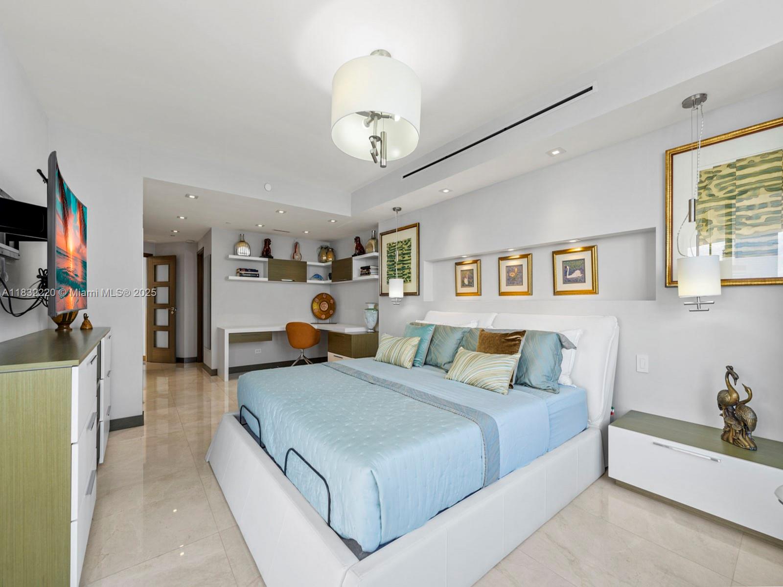 808 Brickell Key Dr #3208, Miami FL 33131