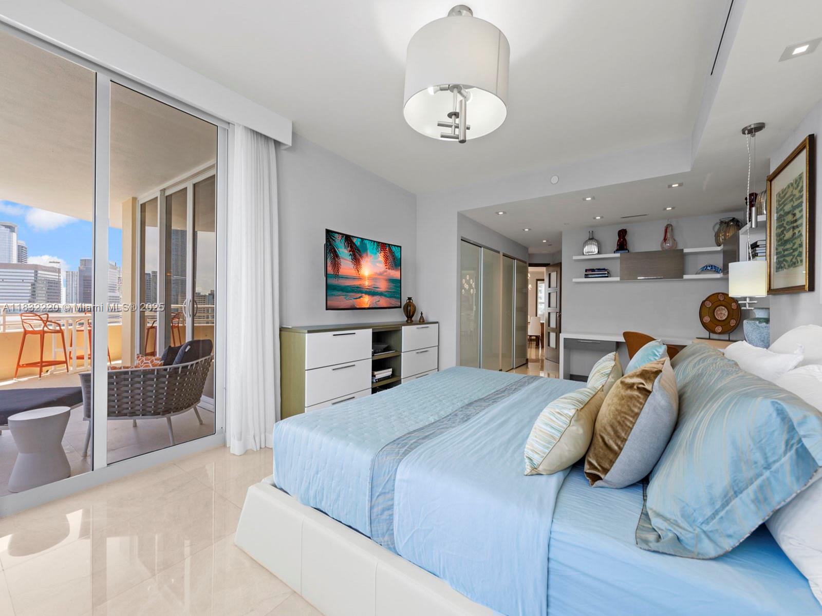 808 Brickell Key Dr #3208, Miami FL 33131