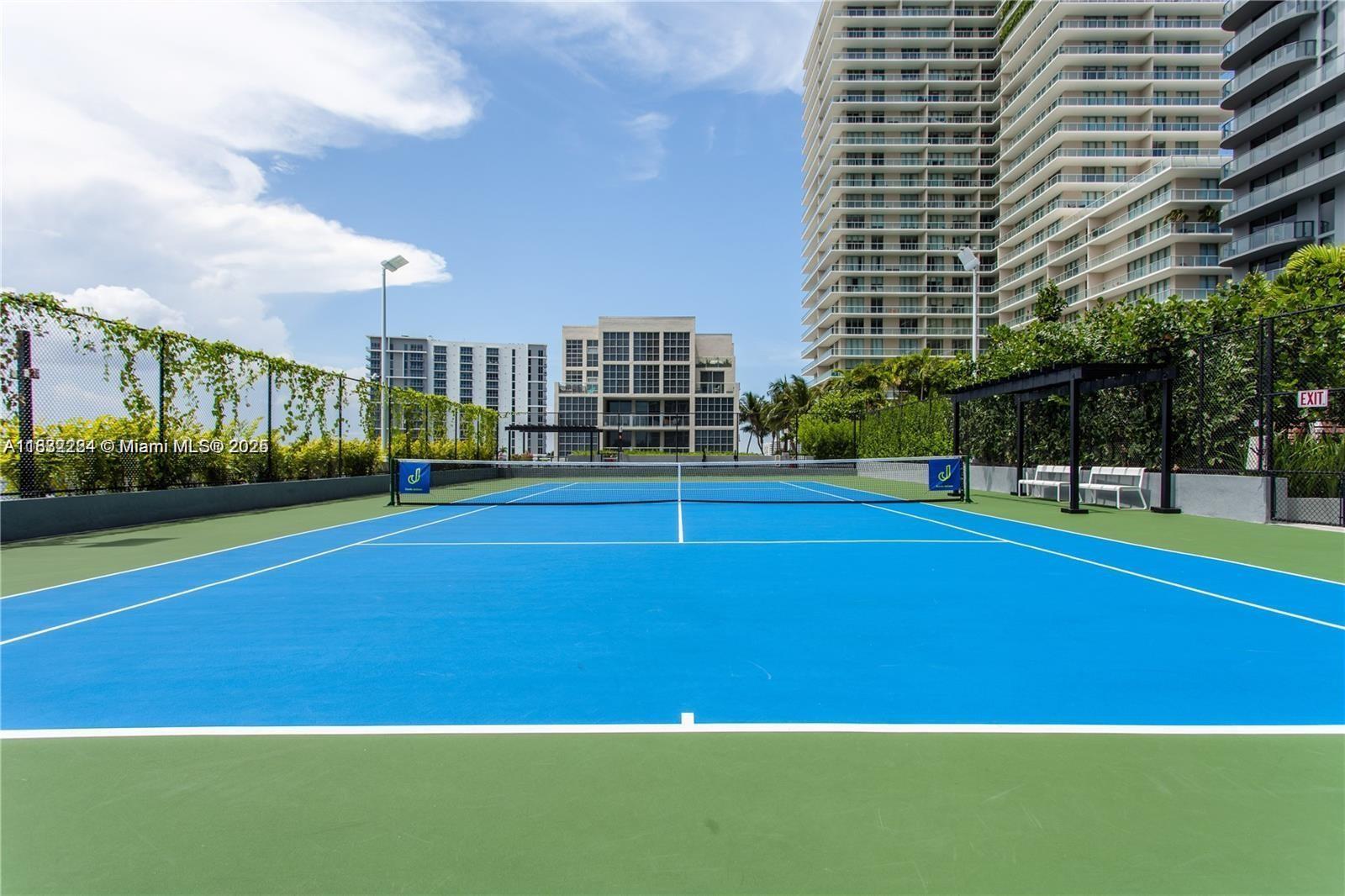 121 NE 34th St #1614, Miami FL 33137