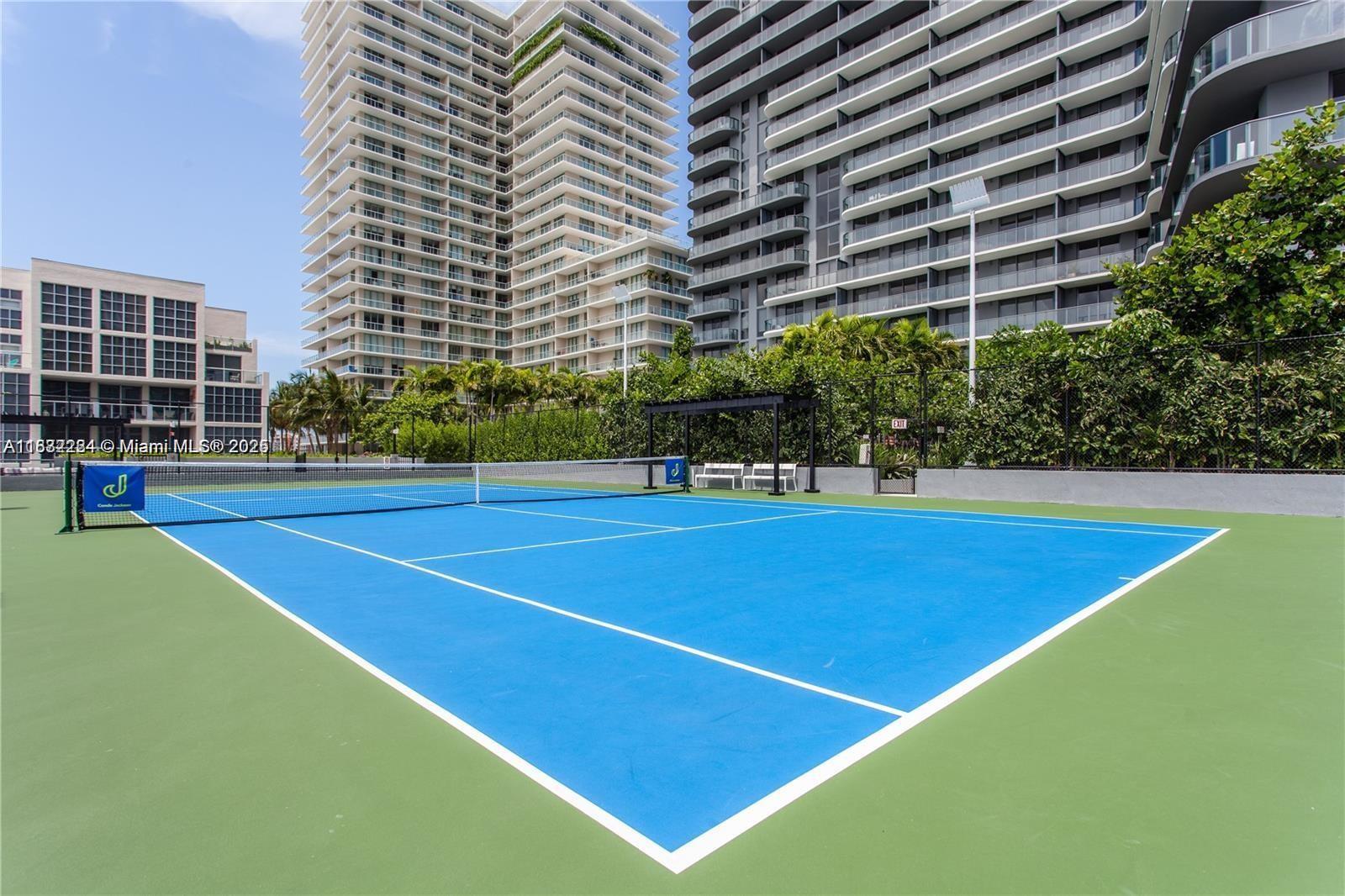 121 NE 34th St #1614, Miami FL 33137