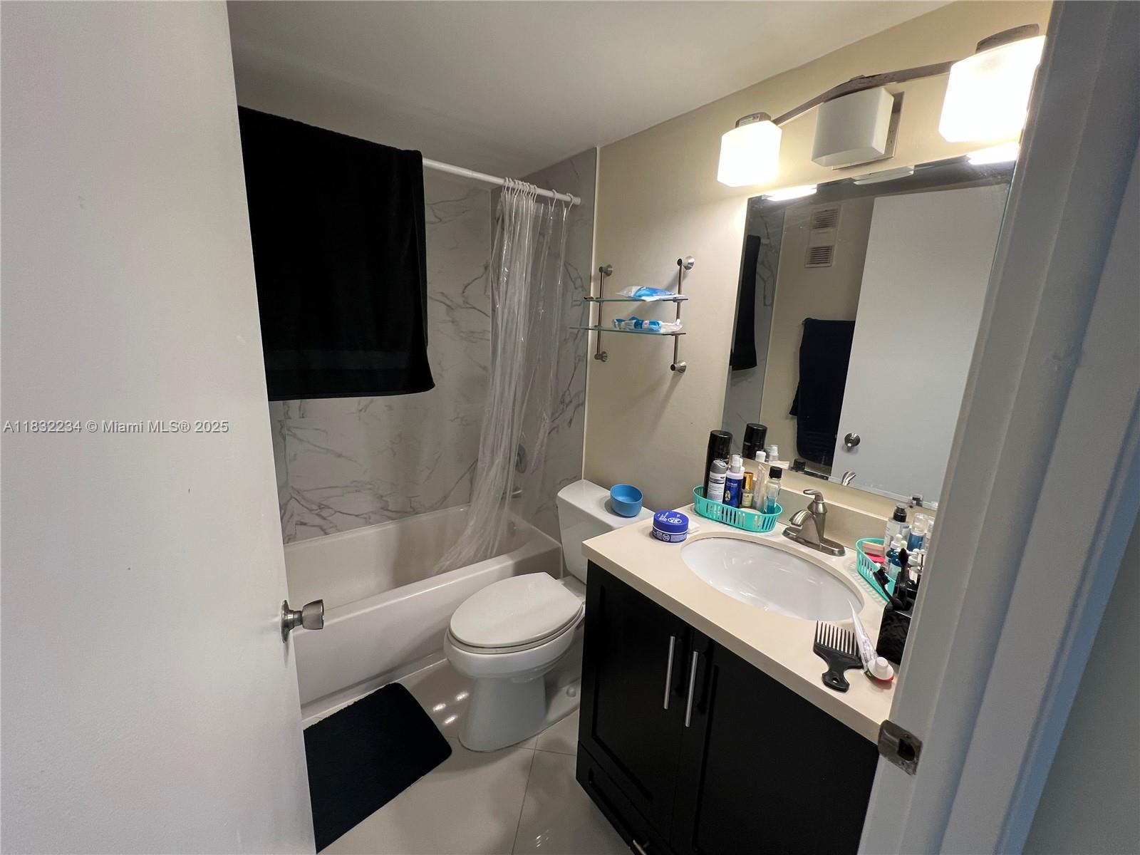 770 Claughton Island Dr #1812, Miami FL 33131