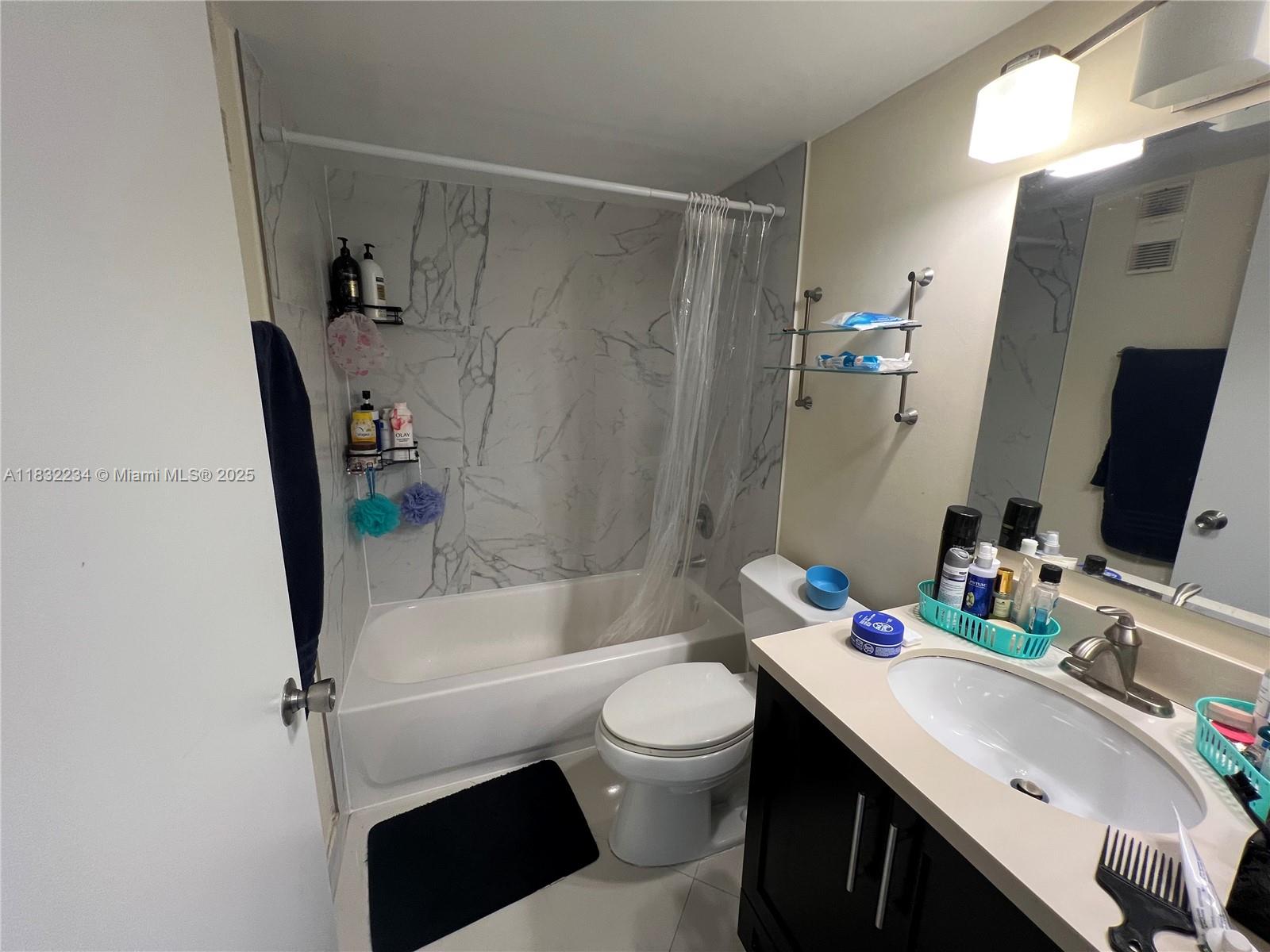770 Claughton Island Dr #1812, Miami FL 33131