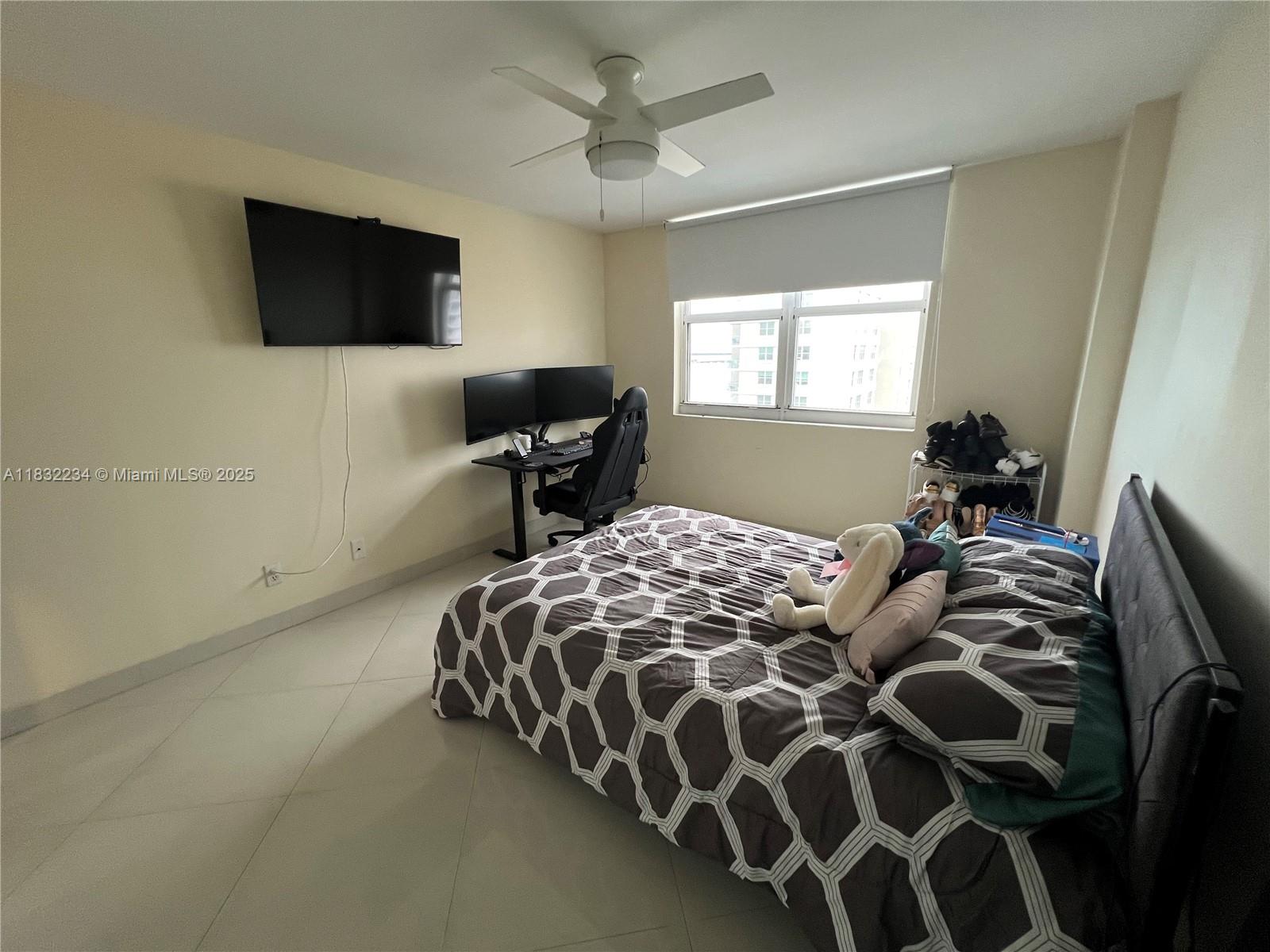 770 Claughton Island Dr #1812, Miami FL 33131
