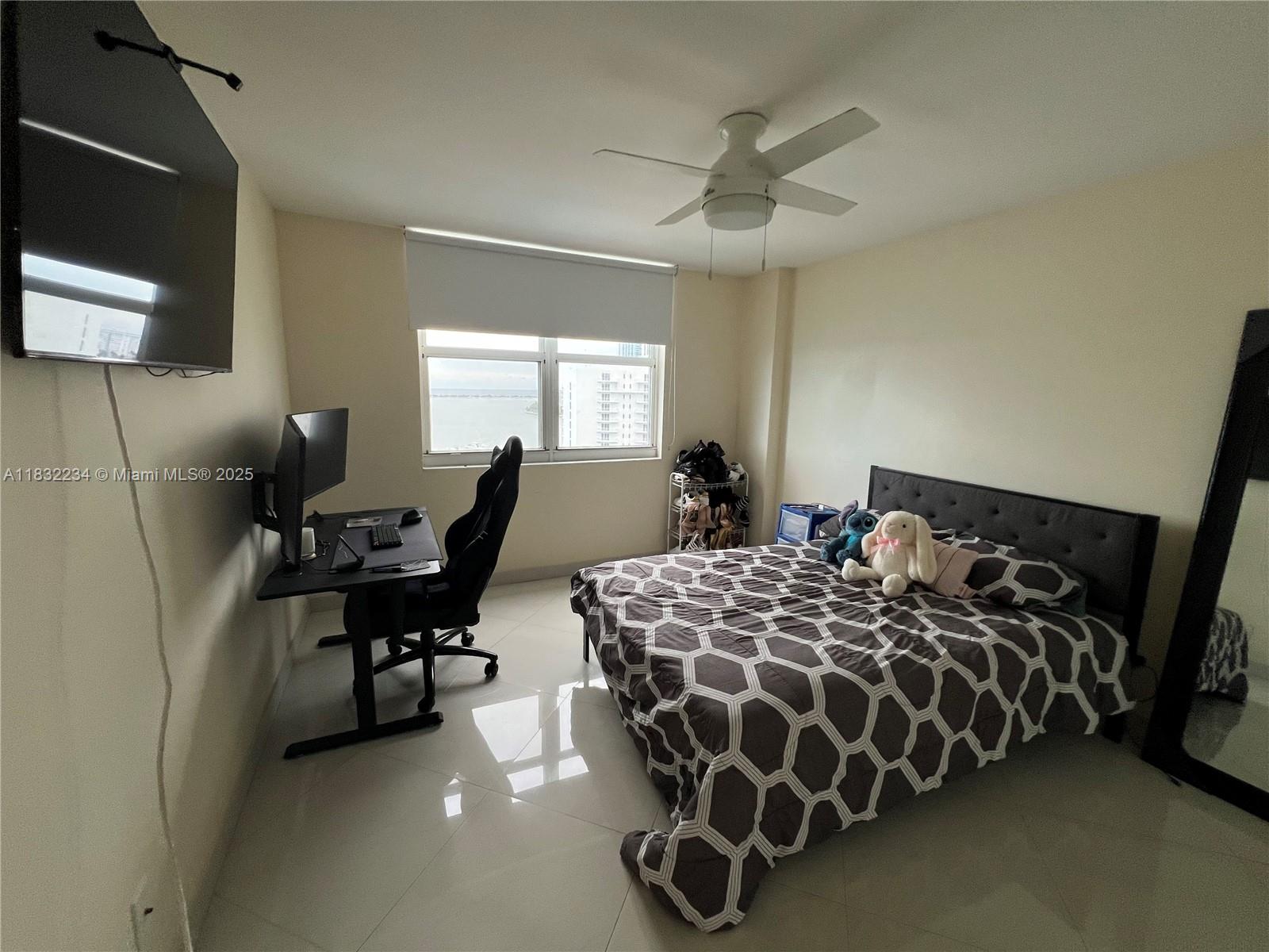 770 Claughton Island Dr #1812, Miami FL 33131