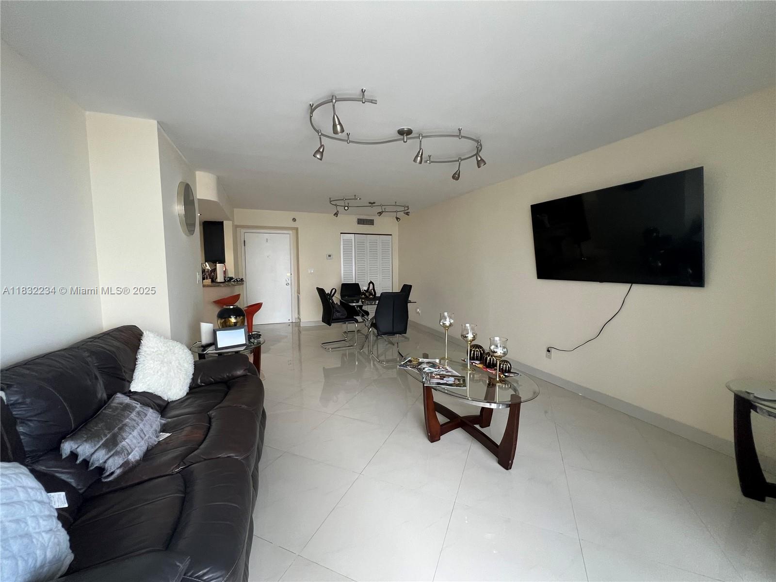 770 Claughton Island Dr #1812, Miami FL 33131