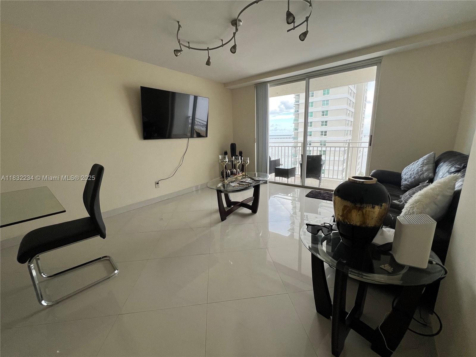 770 Claughton Island Dr #1812, Miami FL 33131
