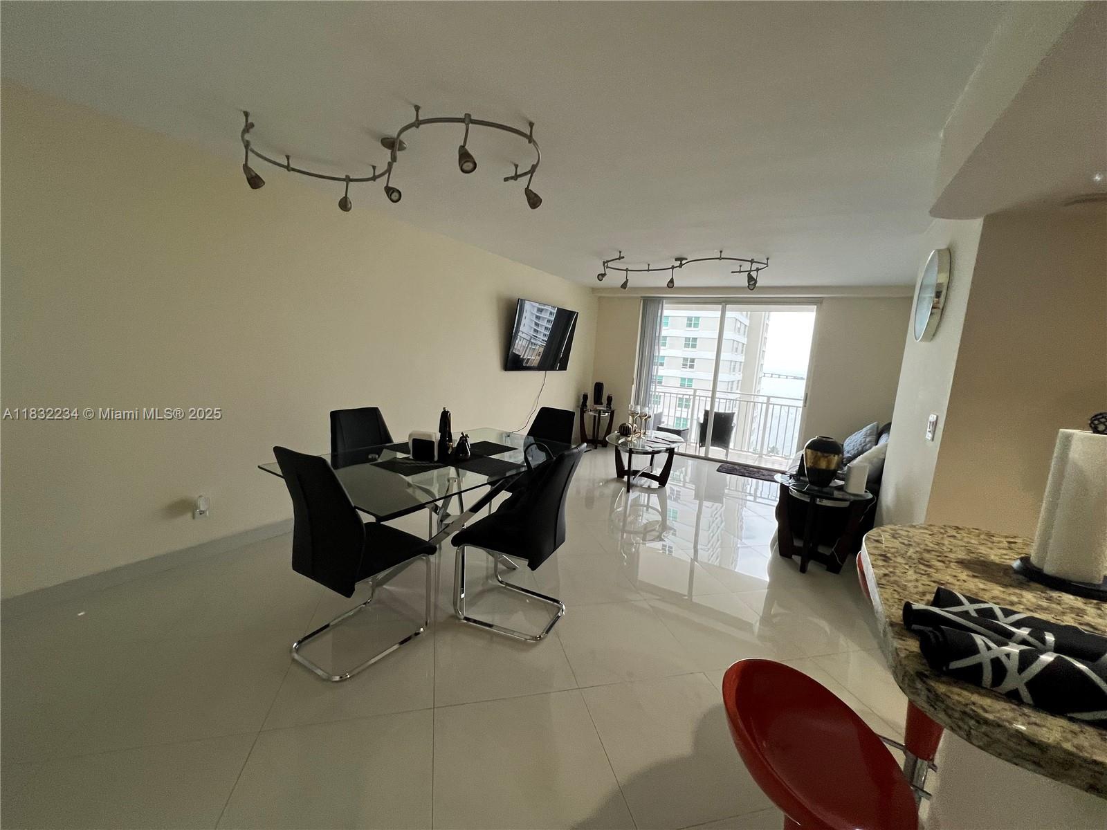 770 Claughton Island Dr #1812, Miami FL 33131
