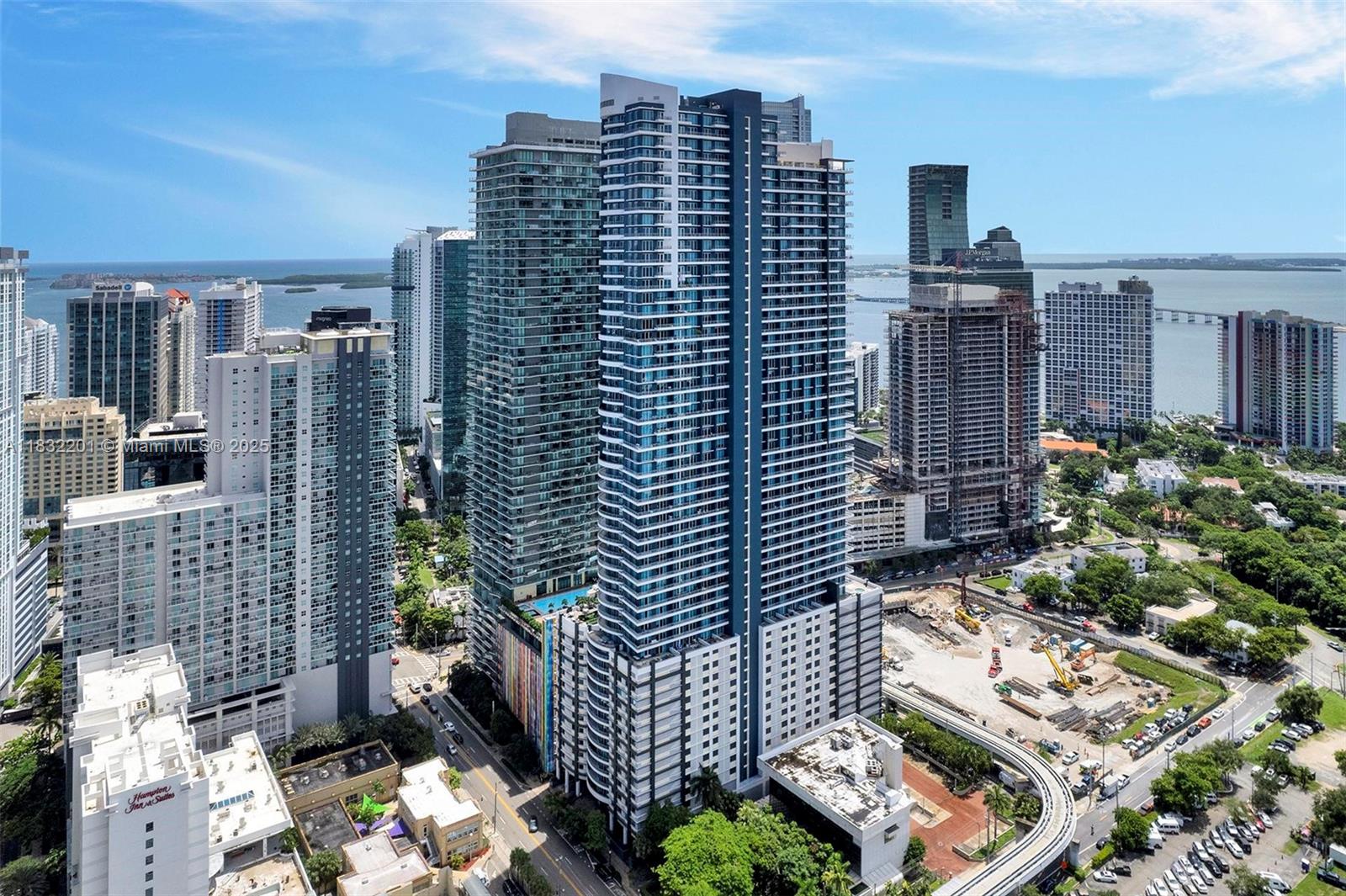Apartamento à Venda em Miami, FL