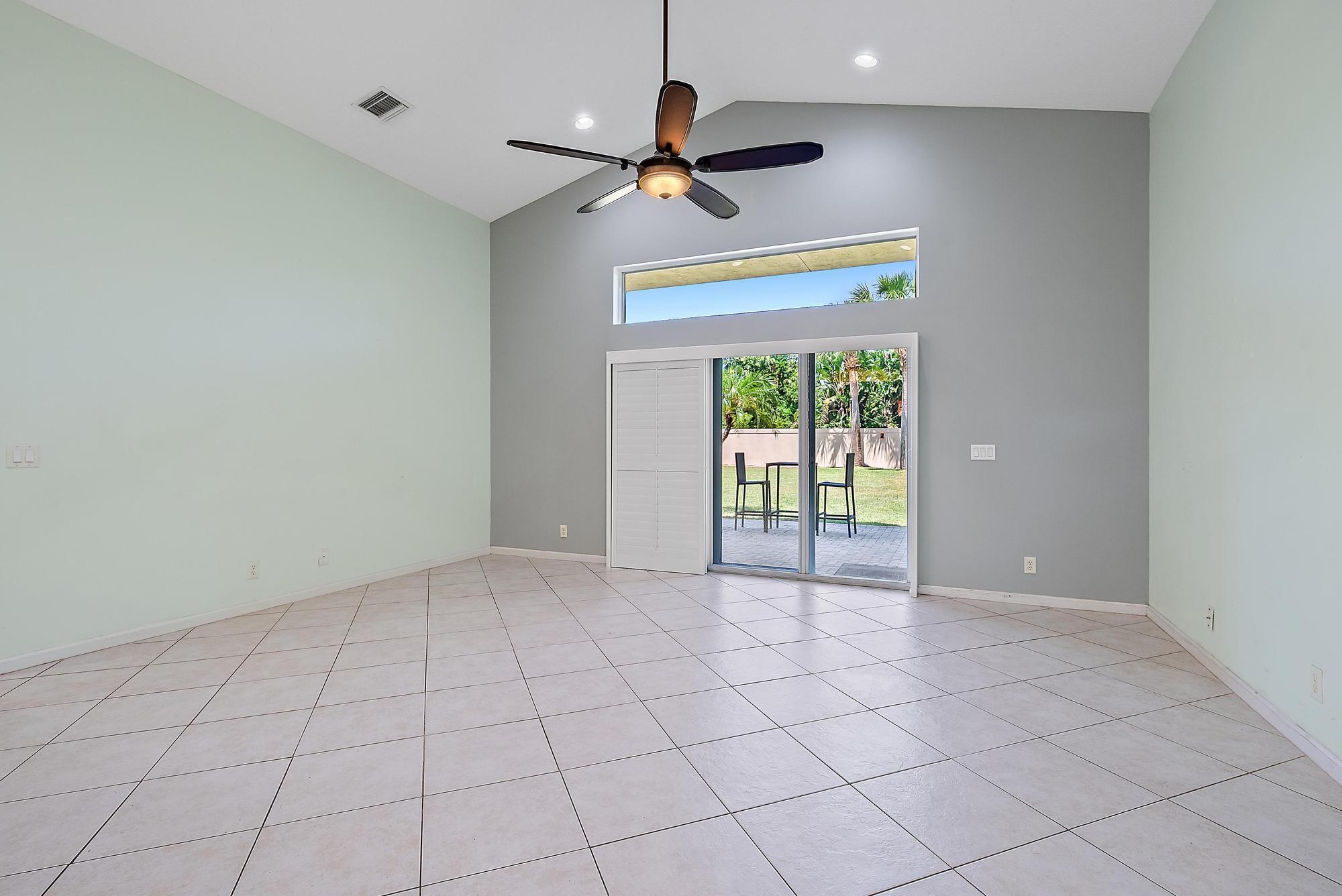 Image to showcase the property located at 500 N Cypress Drive