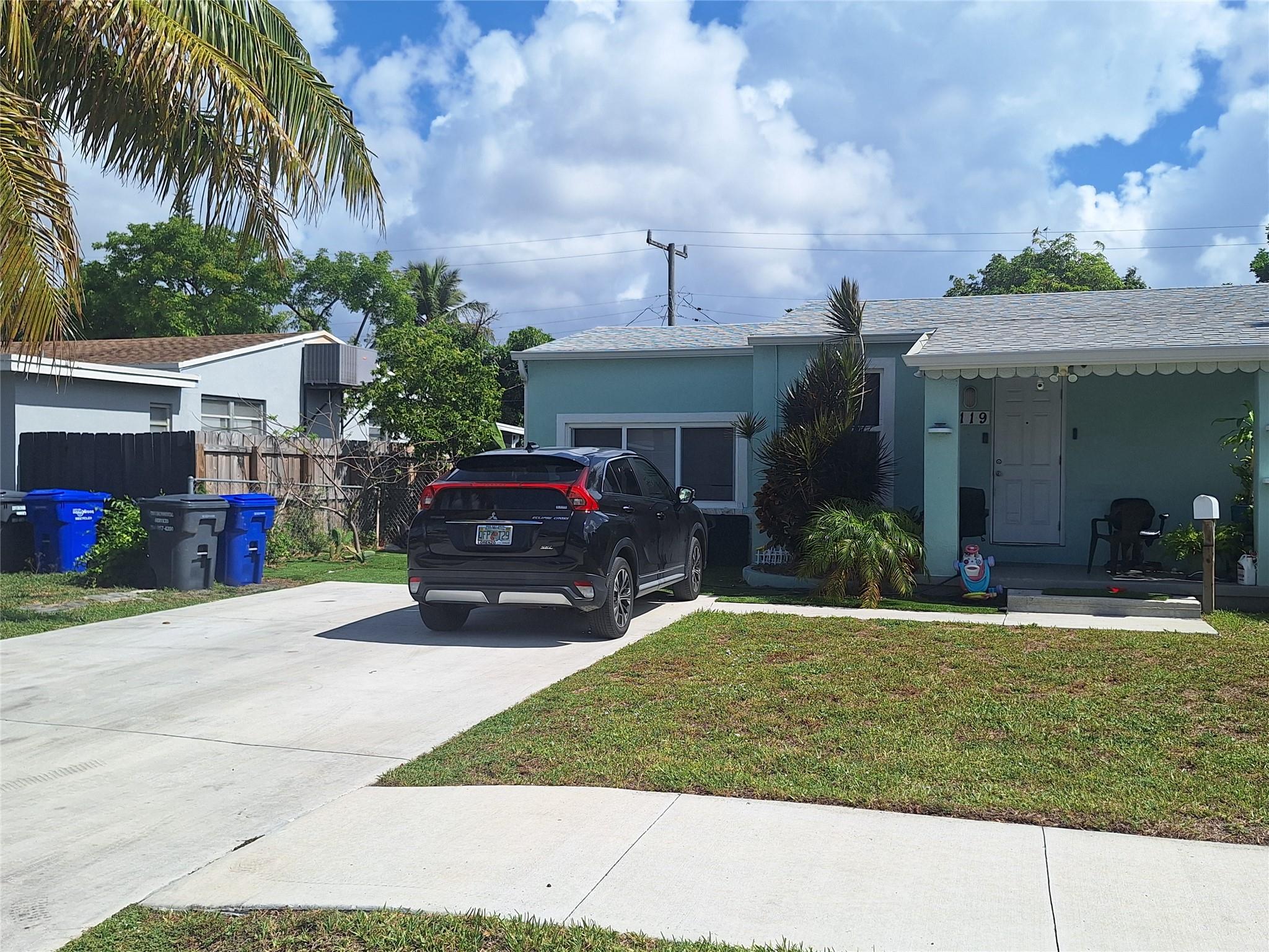 Photo 0 of home located at 2119 Plunkett St, Hollywood FL
