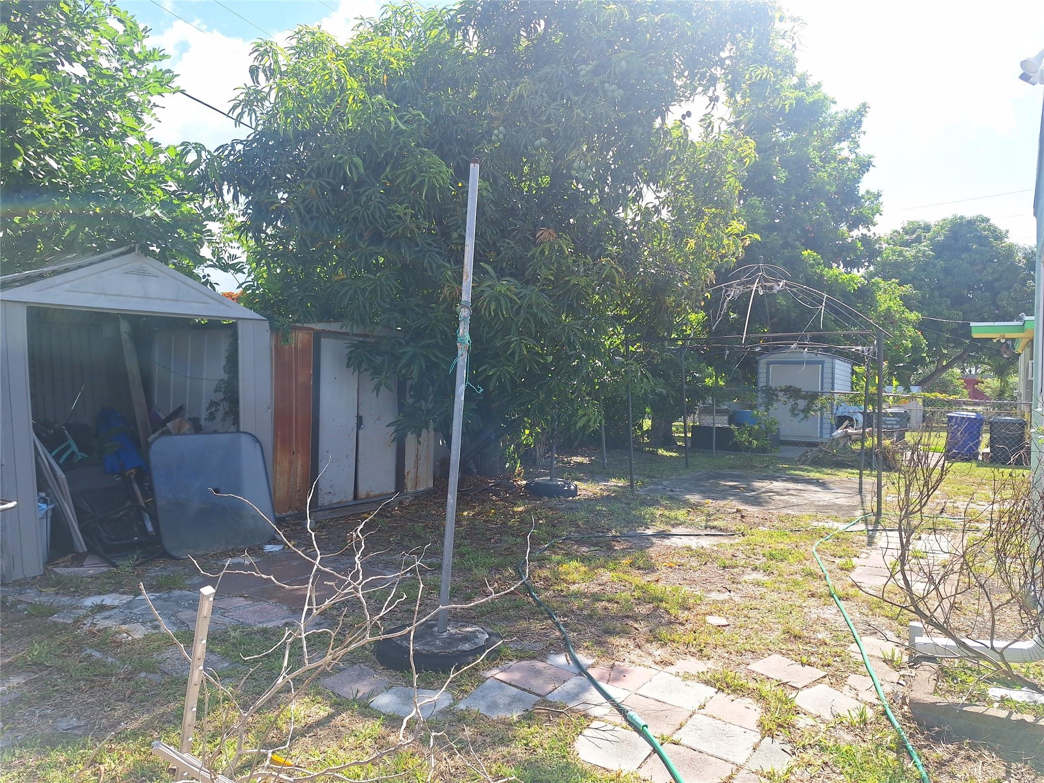 Photo 18 of home located at 2119 Plunkett St, Hollywood FL