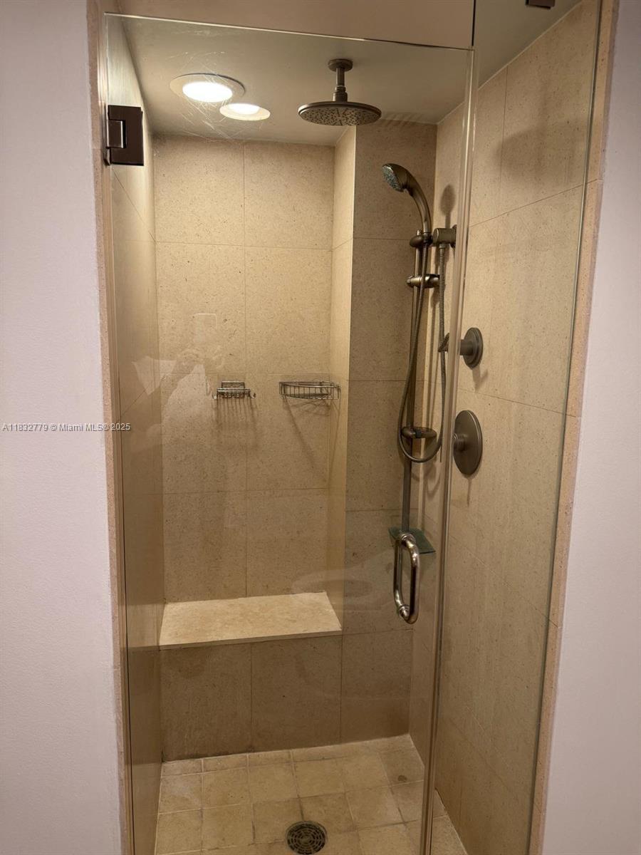 6801 Collins Ave #1102, Miami Beach FL 33141