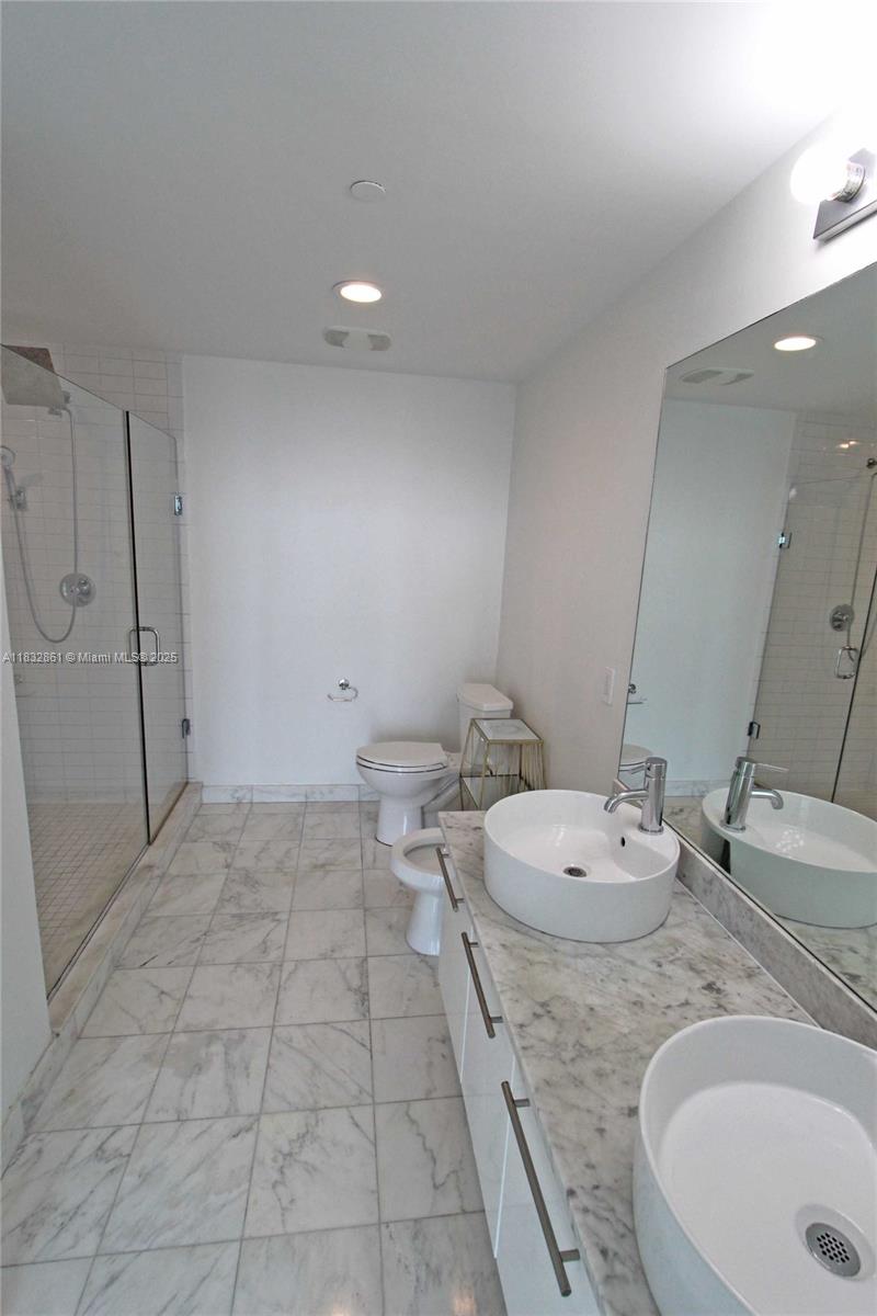 888 Biscayne Blvd #4304, Miami FL 33132