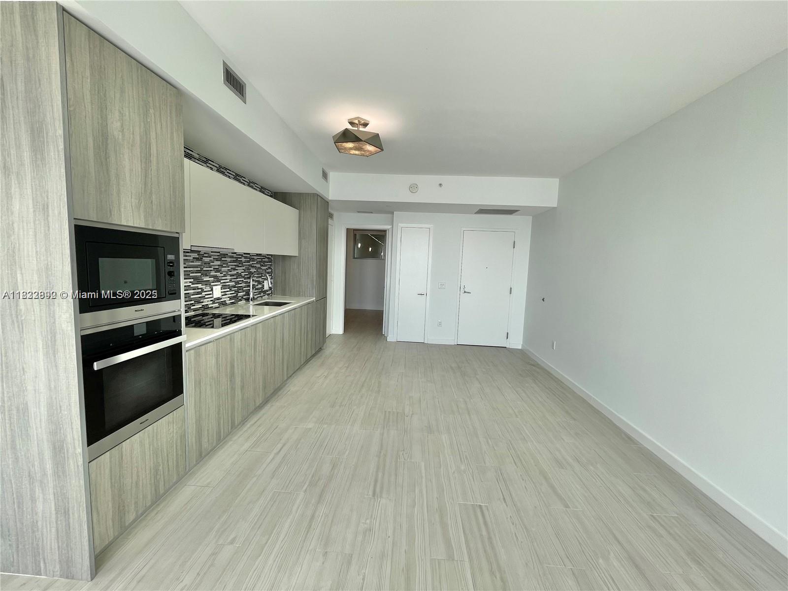 2900 NE 7th Ave #2706, Miami FL 33137