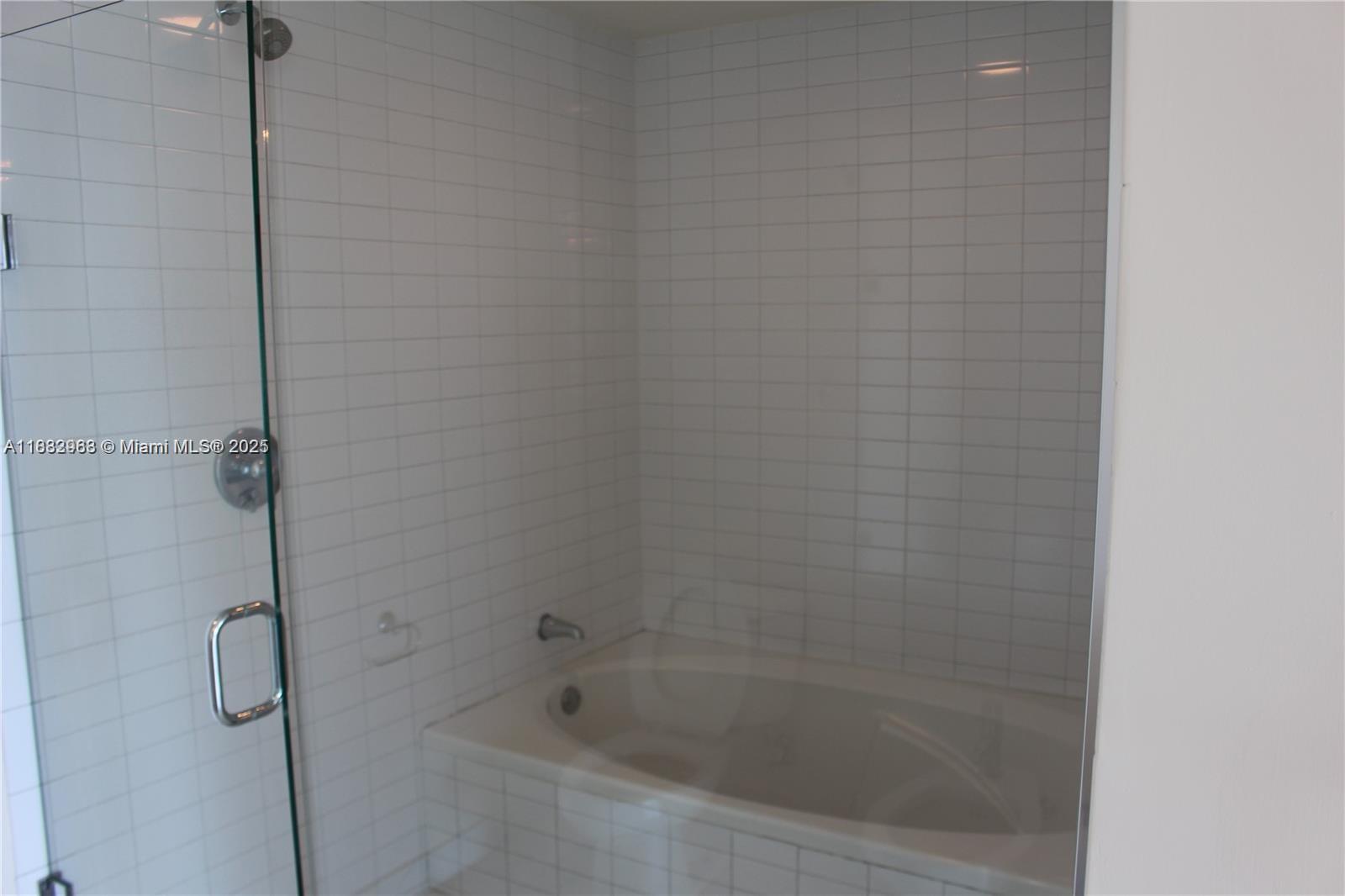 888 Biscayne Blvd #1806, Miami FL 33132