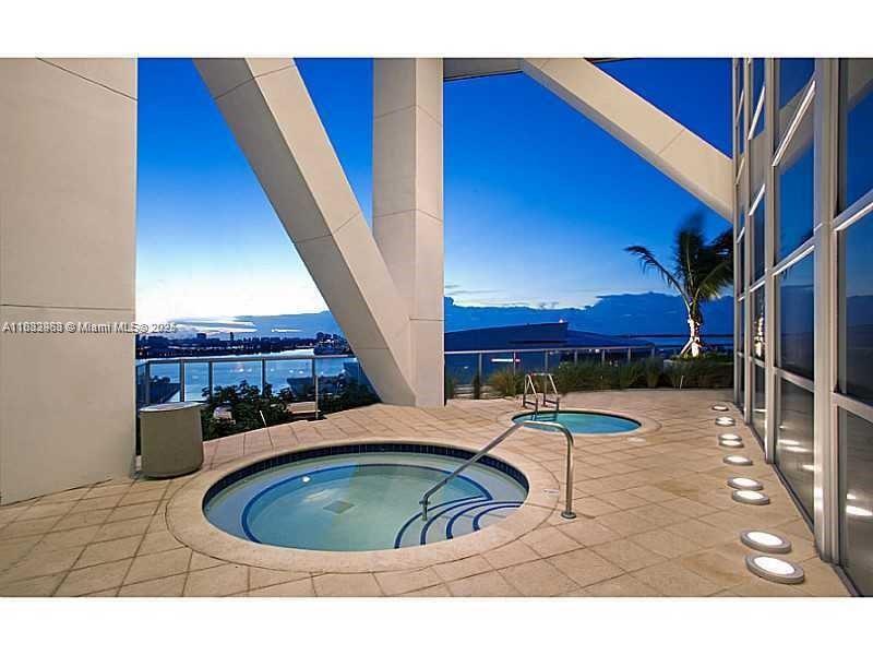 888 Biscayne Blvd #1806, Miami FL 33132