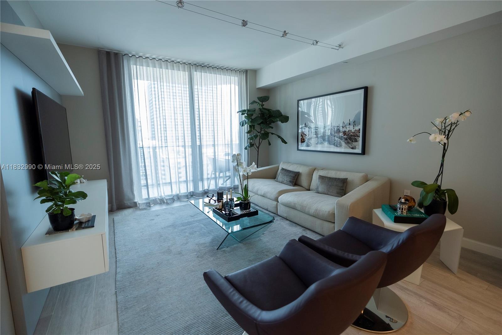45 SW 9th St #1705, Miami FL 33130