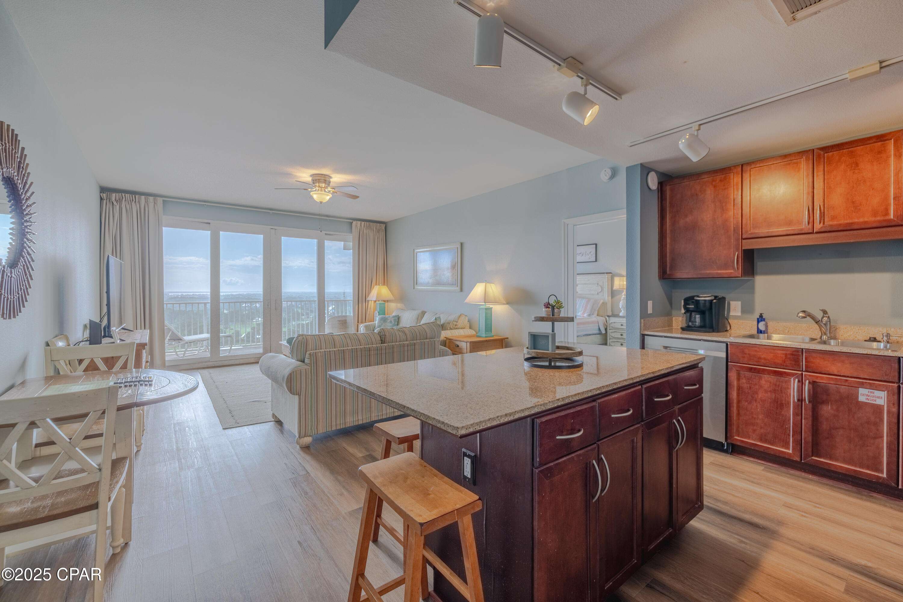 Image 1 For 9902 Thomas Drive 1831