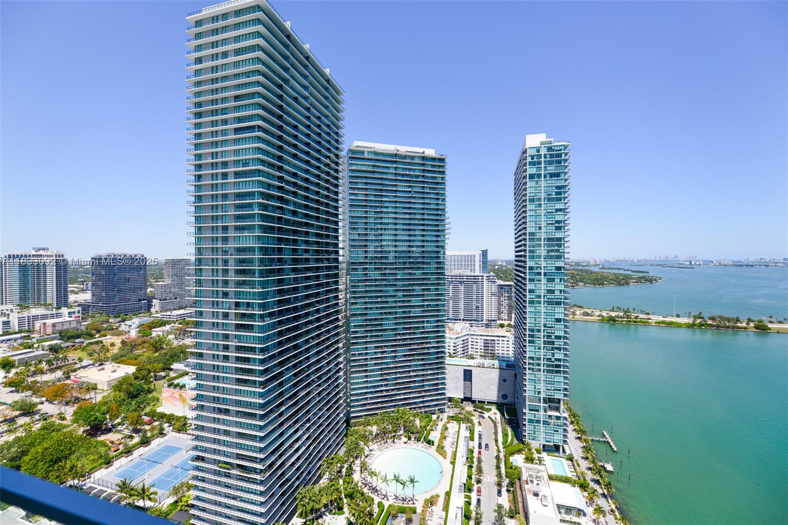 Apartamento à Venda em Miami, FL