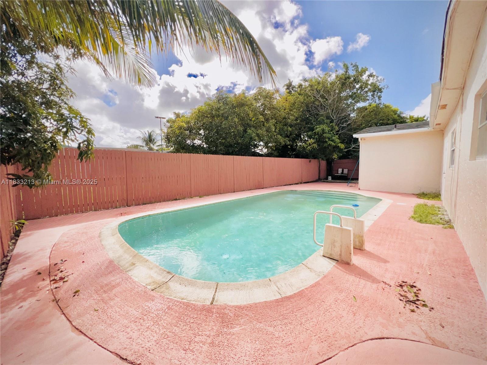 4971 SW 7th Ct