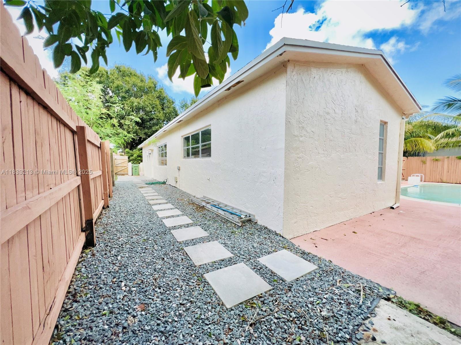 4971 SW 7th Ct
