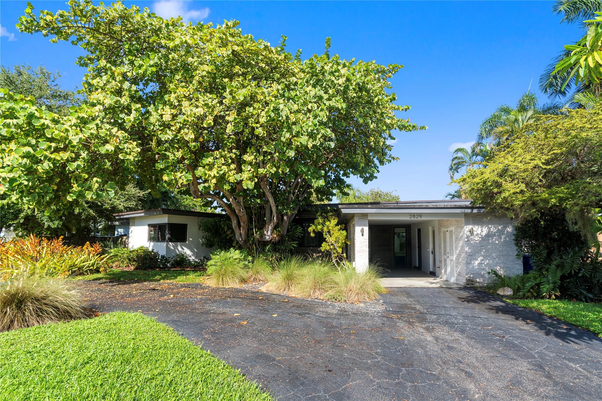 2829 NE 17th Ave, Wilton Manors, FL 33334