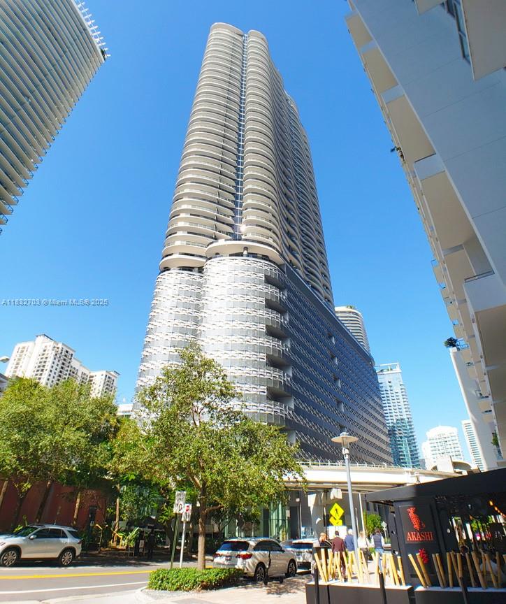 Condo for Sale in Miami, FL
