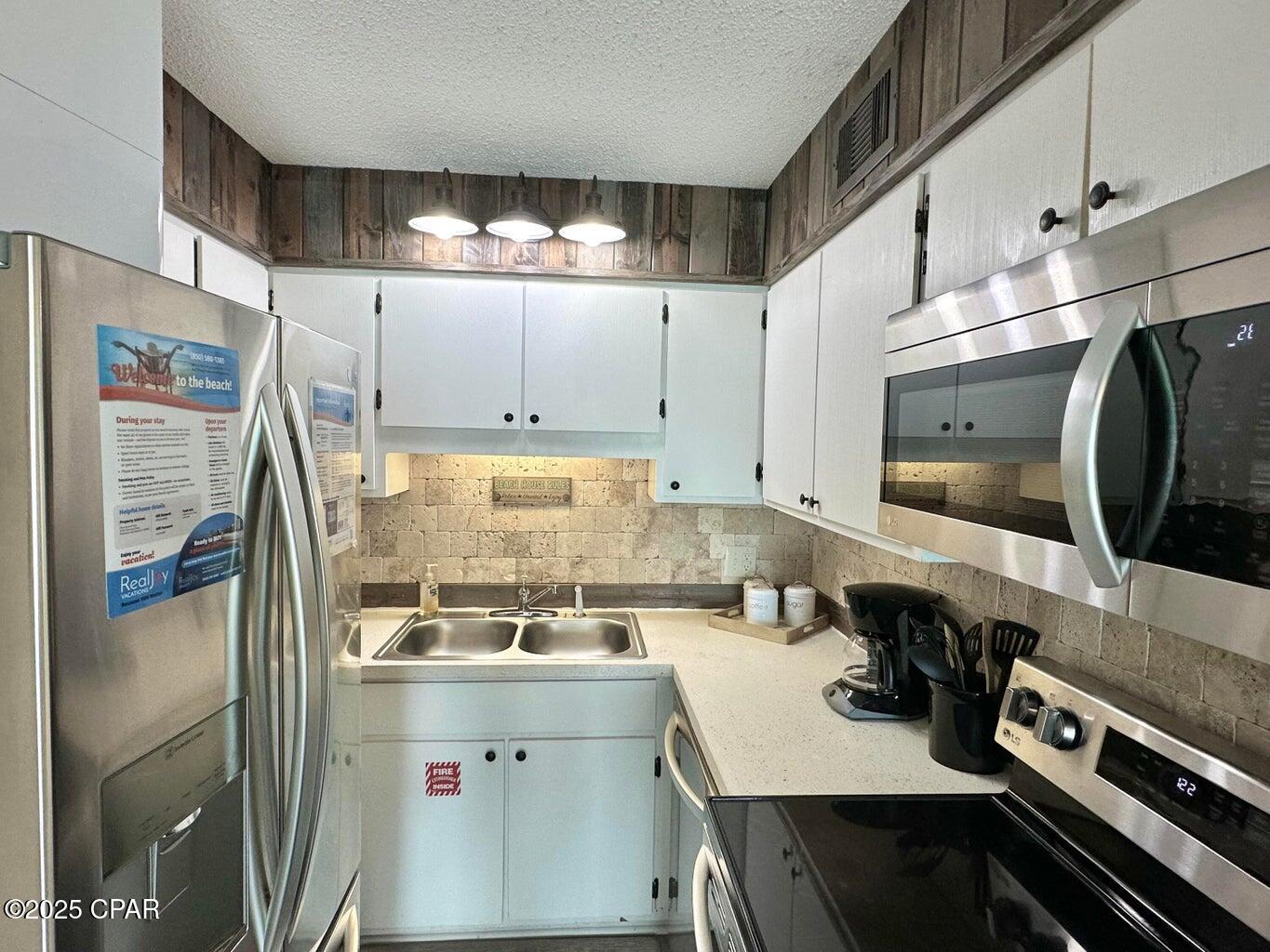 Image 25 For 8743 Thomas Drive 924