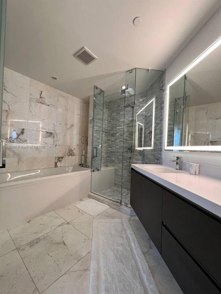 851 NE 1st Ave #3510, Miami FL 33132