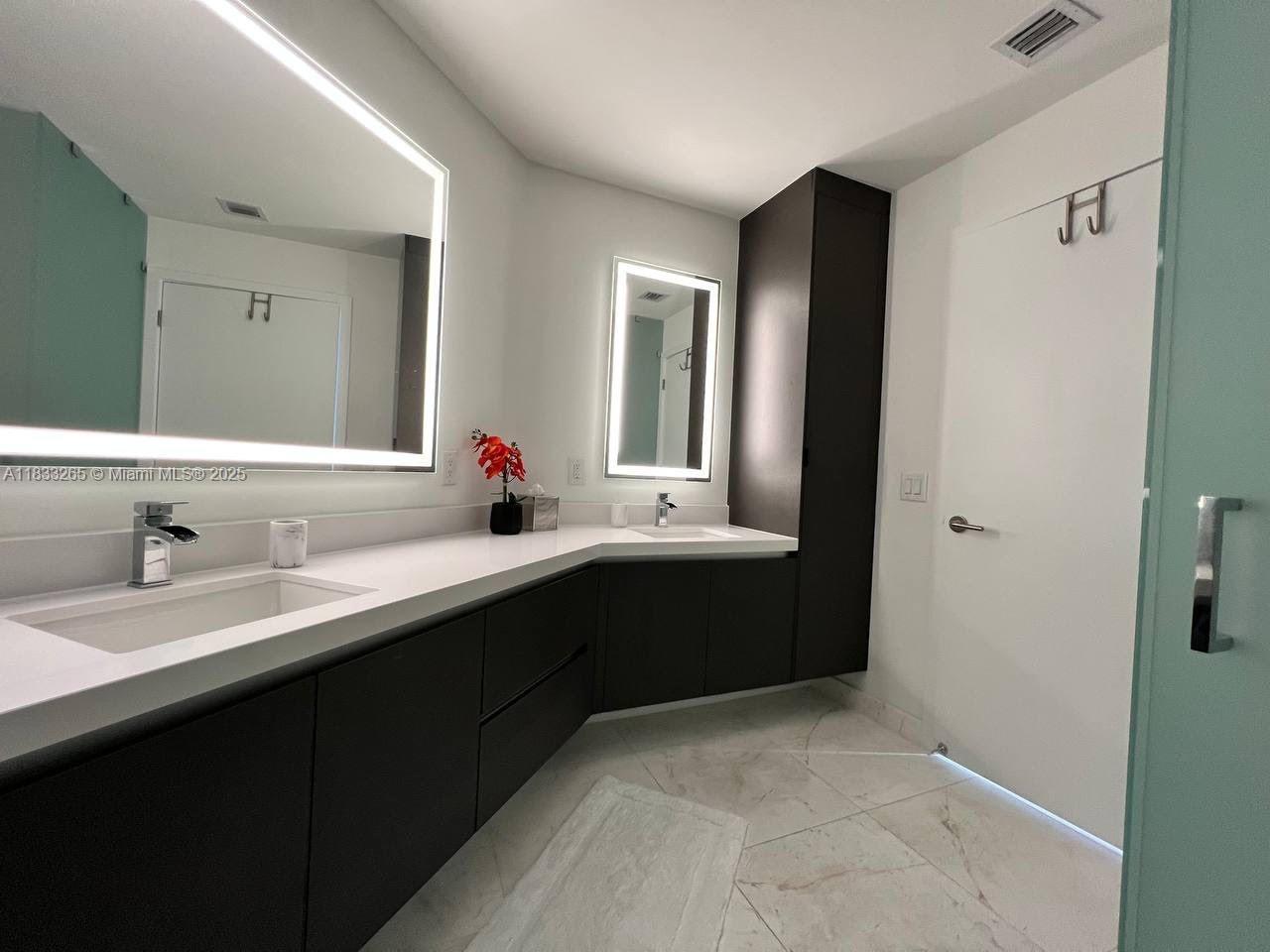 851 NE 1st Ave #3510, Miami FL 33132