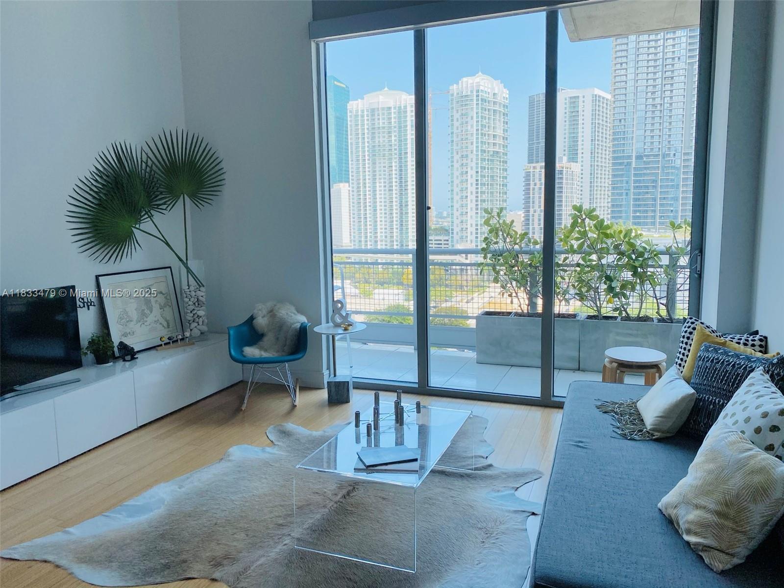 690 SW 1st Ct #1906, Miami FL 33130