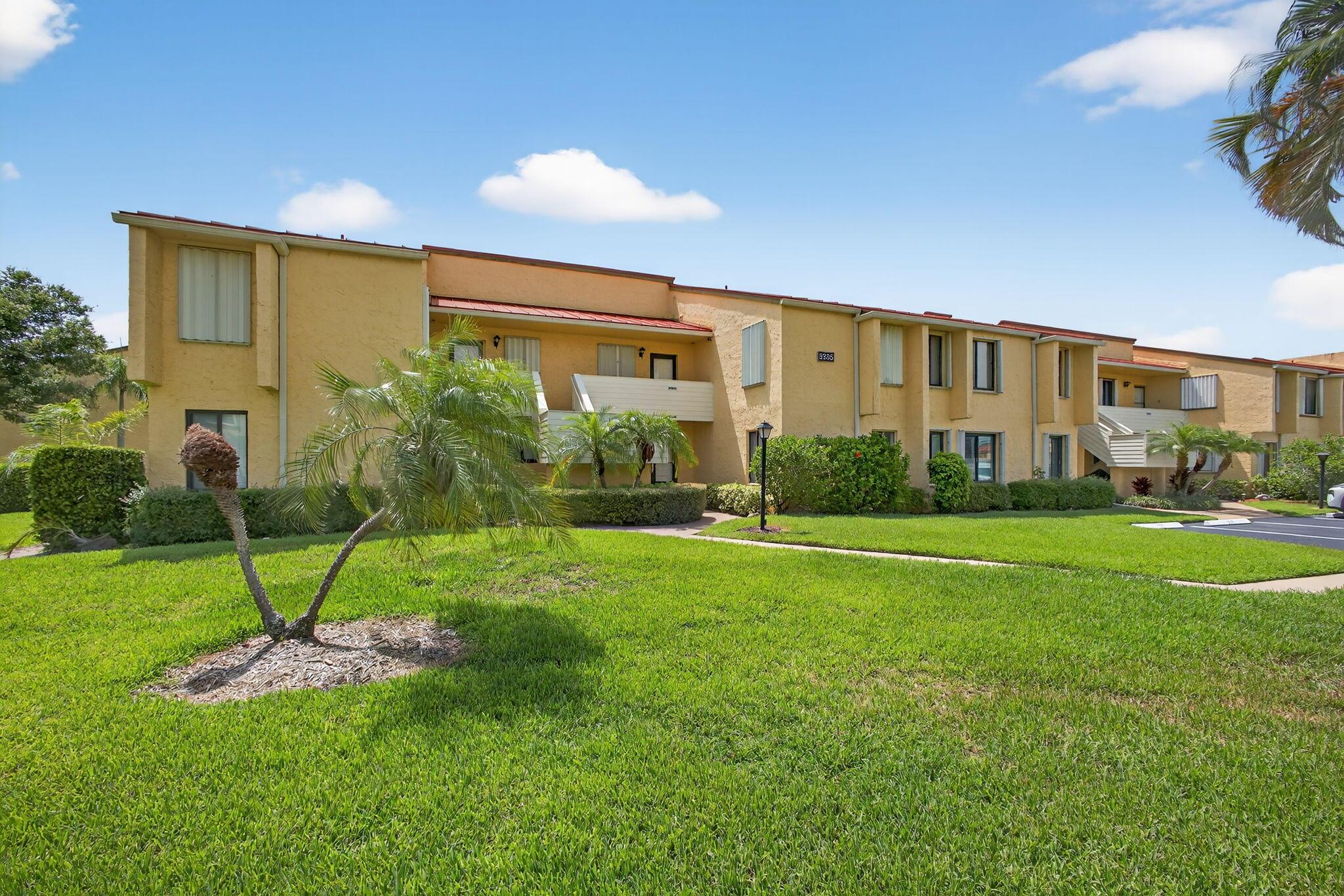 Photo 2 of home located at 5335 SE Miles Grant Road 102, Stuart FL
