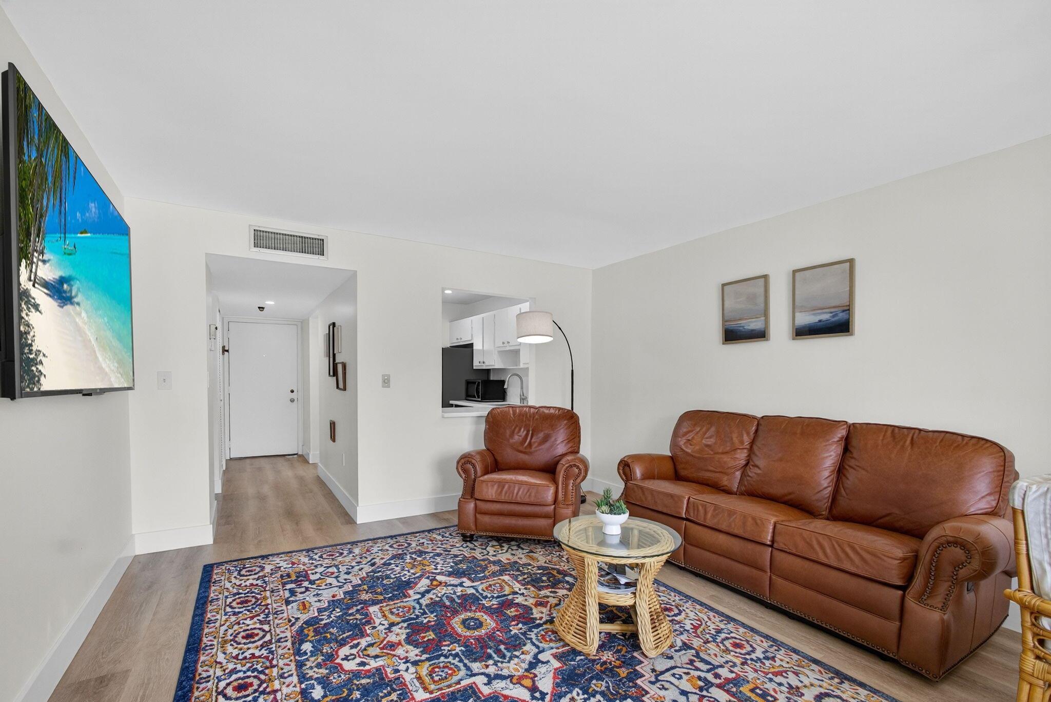 Photo 6 of home located at 5335 SE Miles Grant Road 102, Stuart FL