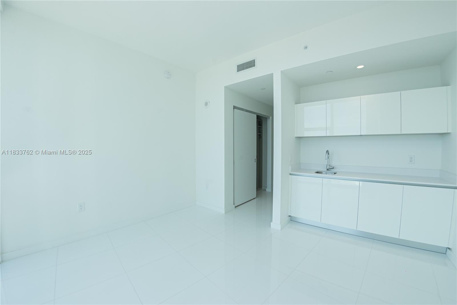 851 NE 1st Ave #2211, Miami FL 33132