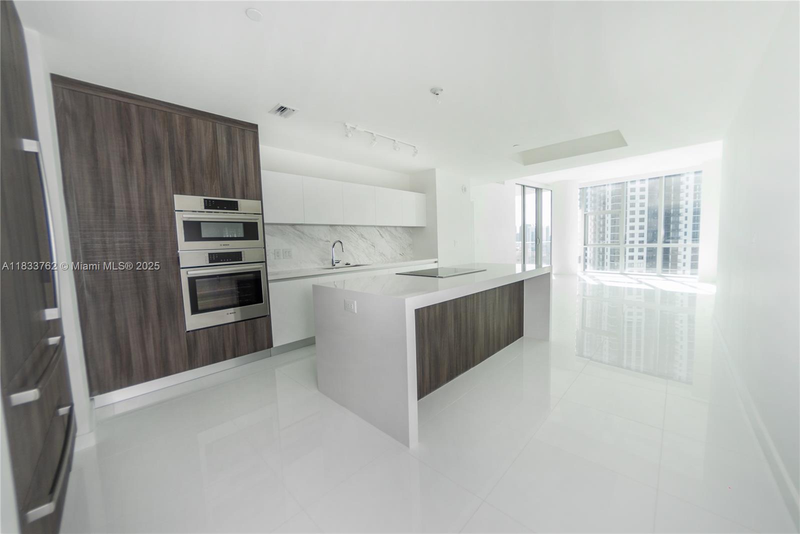 851 NE 1st Ave #2211, Miami FL 33132