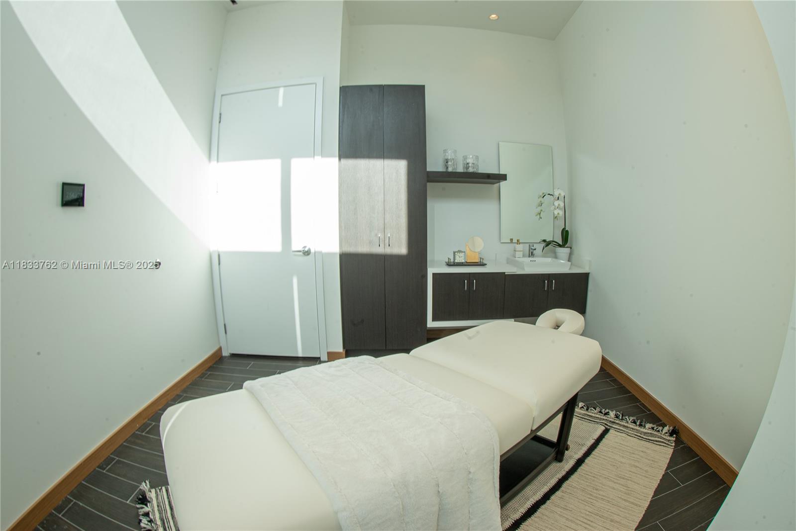 851 NE 1st Ave #2211, Miami FL 33132