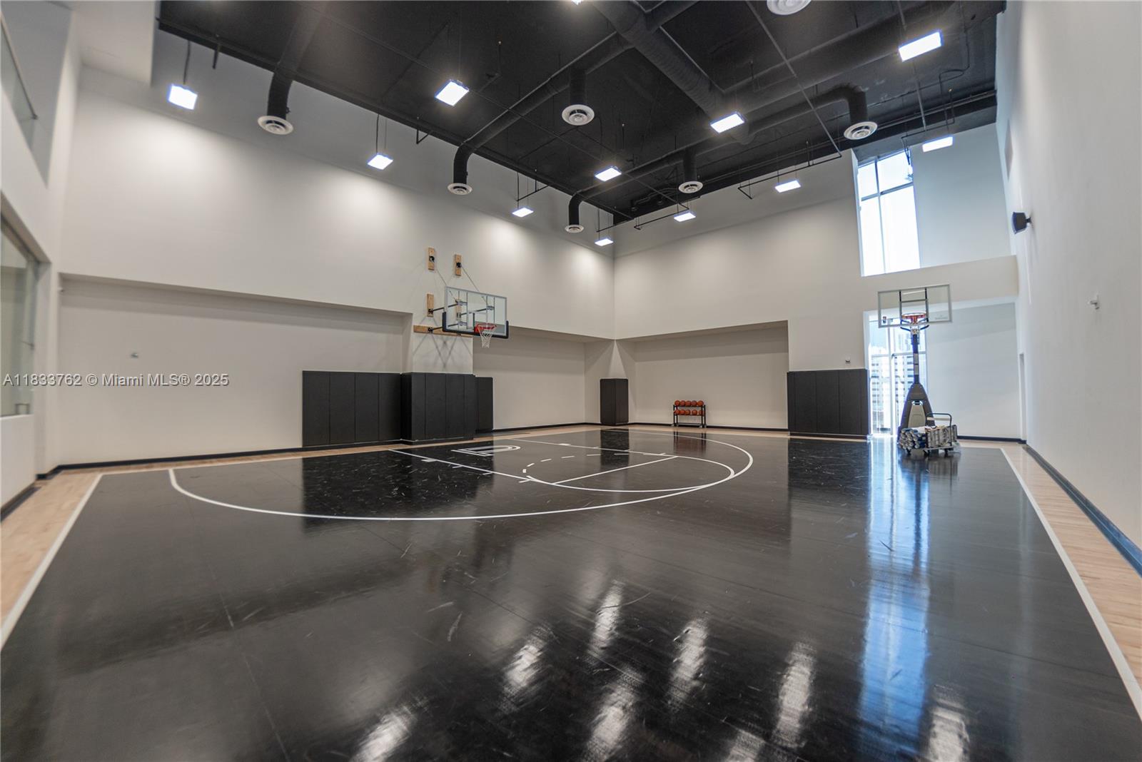 851 NE 1st Ave #2211, Miami FL 33132
