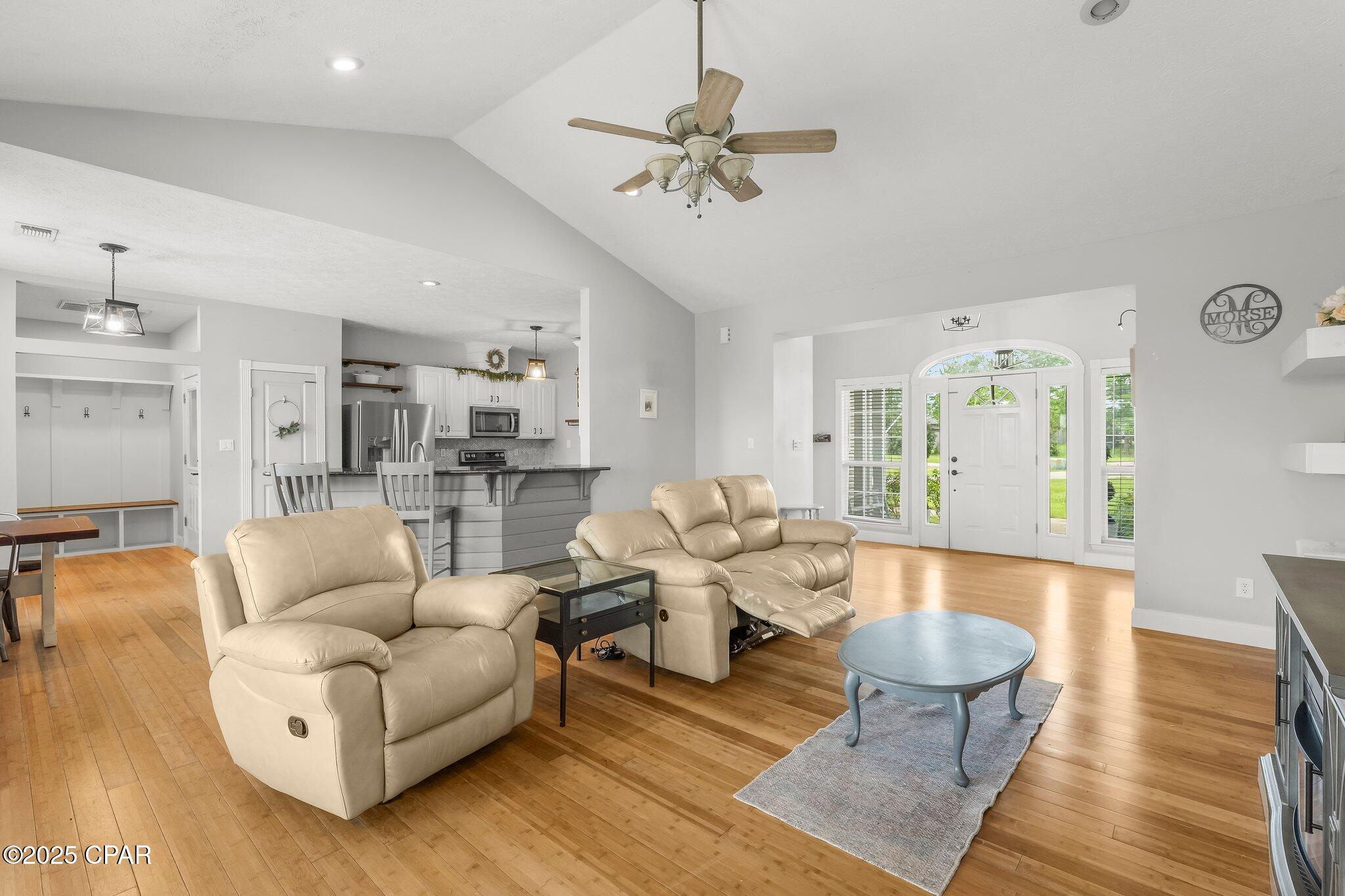 Image 11 For 8618 Wood Circle