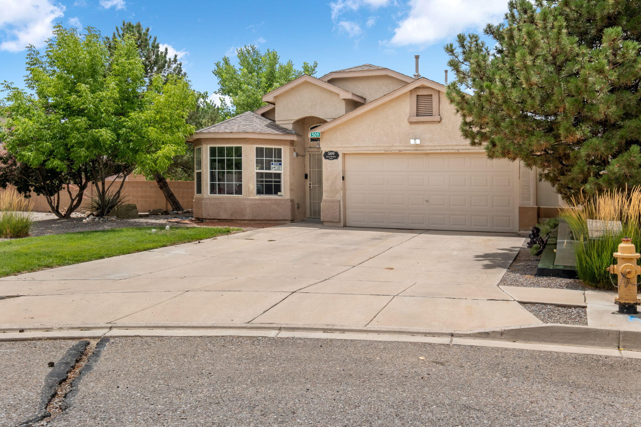 $$2,000 SELLER CREDIT to BUYER $$ Fantastic 4-Bedroom Home in Northern Meadows - Cul-de-Sac Lot Near the Park!This 1 story beautiful 4-bedroom, 2-bathroom home is nestled in the desirable Northern Meadows subdivision of Rio Rancho. Located on a spacious cul-de-sac lot just steps from the park, this 1,800 sq. ft. gem offers the perfect blend of comfort, space, and convenience.Step inside to find two generous living areas, a formal dining room, and extended tile flooring that adds a clean, modern touch throughout. Cozy up by the gas log fireplace or entertain with ease in the open, flowing layout.The large primary suite features a huge bathroom with a separate shower, soaking tub, and ample closet space.