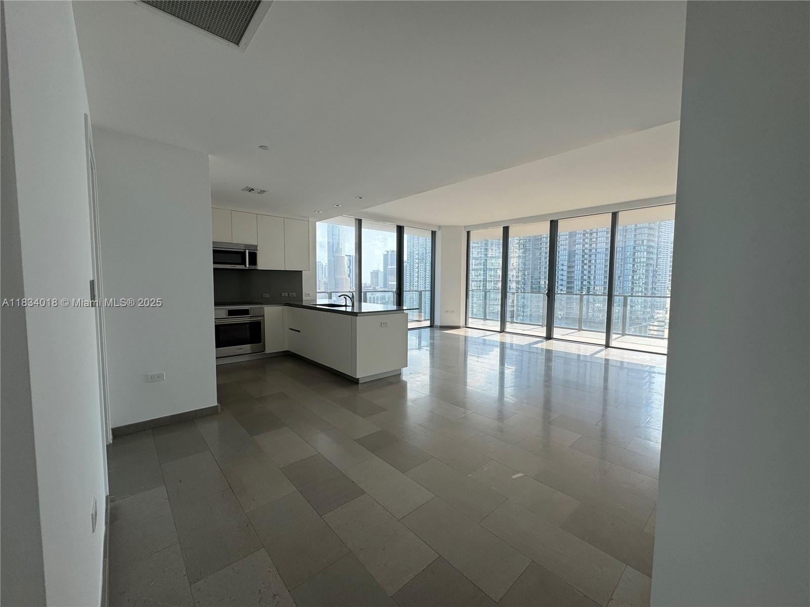 88 SW 7th St #1711, Miami FL 33130