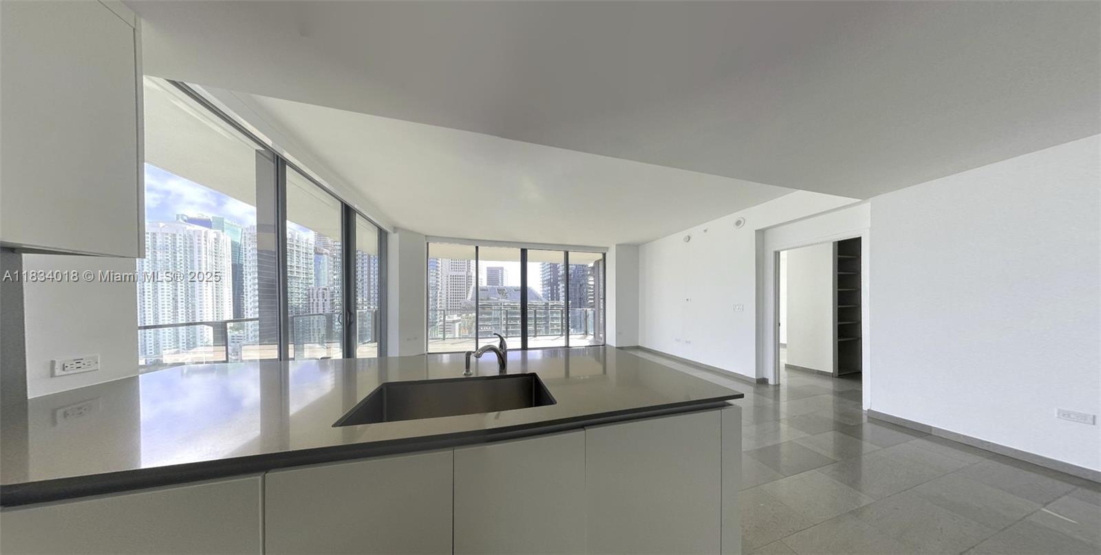 88 SW 7th St #1711, Miami FL 33130