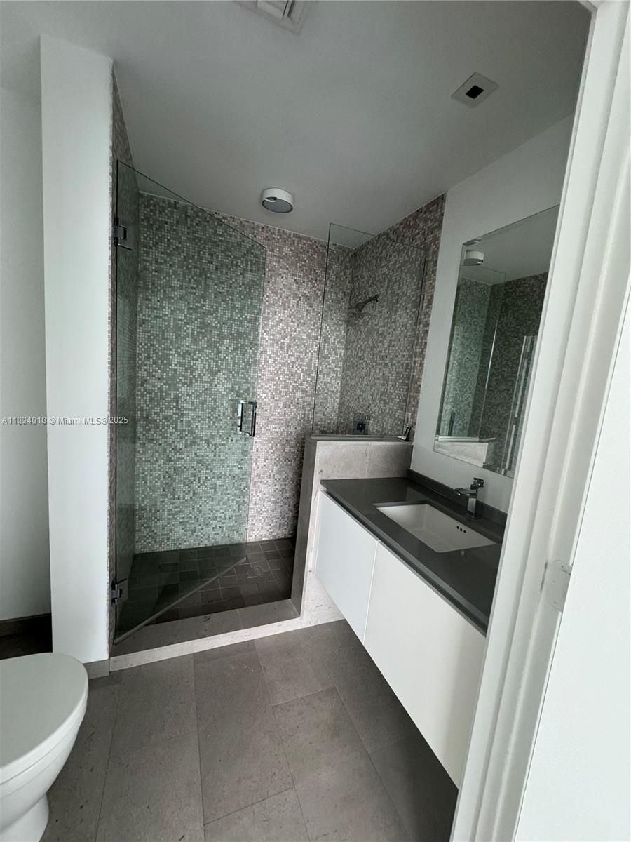 88 SW 7th St #1711, Miami FL 33130