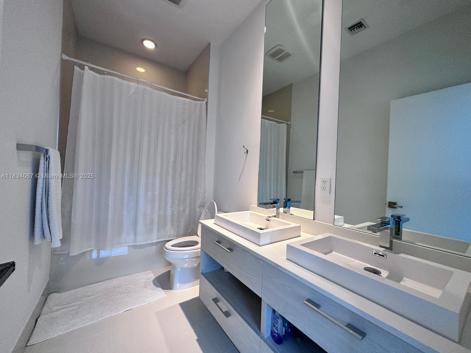 45 SW 9th St #4508, Miami FL 33130