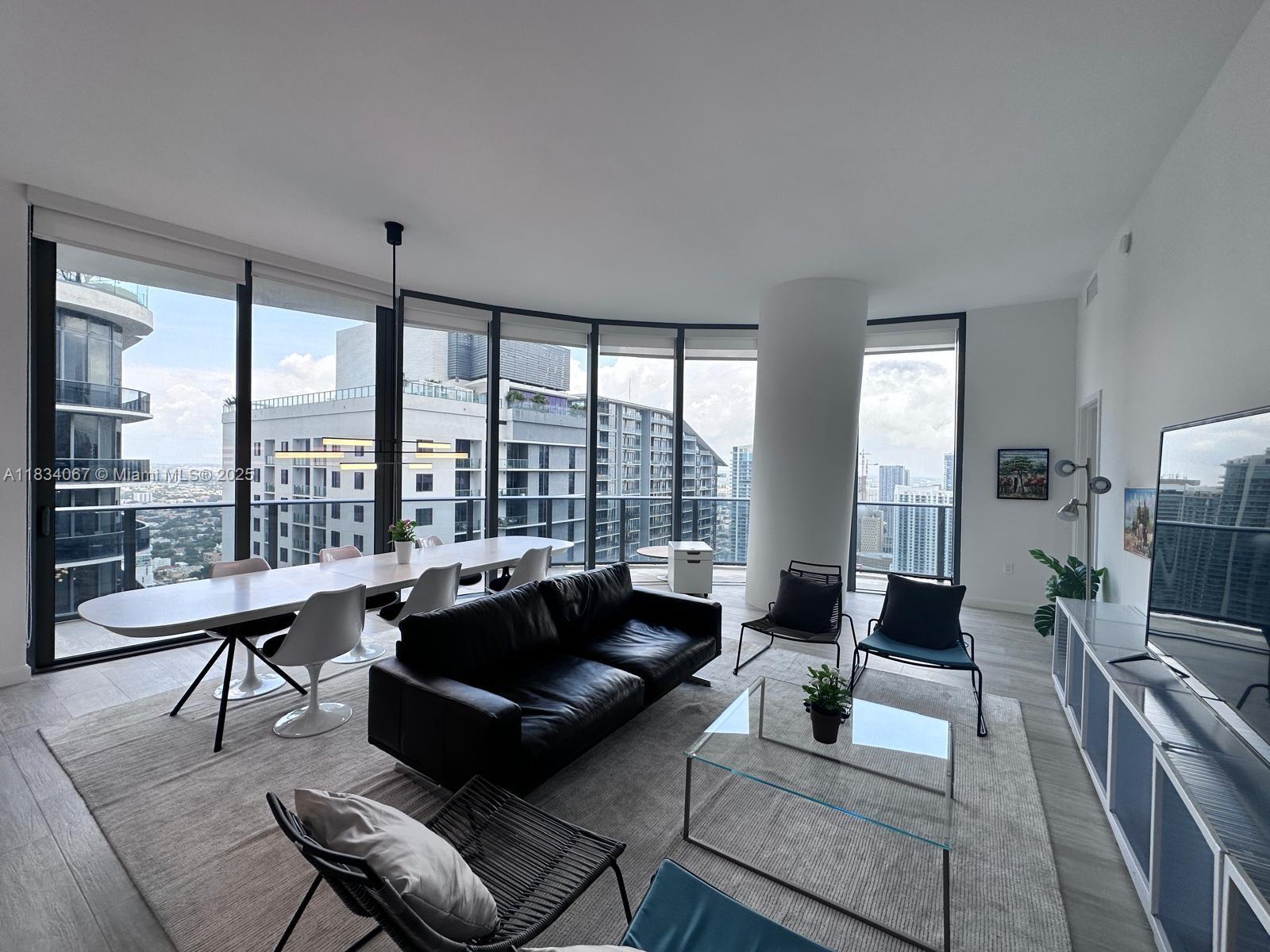 45 SW 9th St #4508, Miami FL 33130