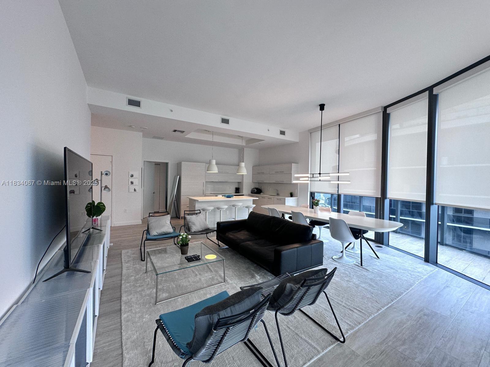 45 SW 9th St #4508, Miami FL 33130