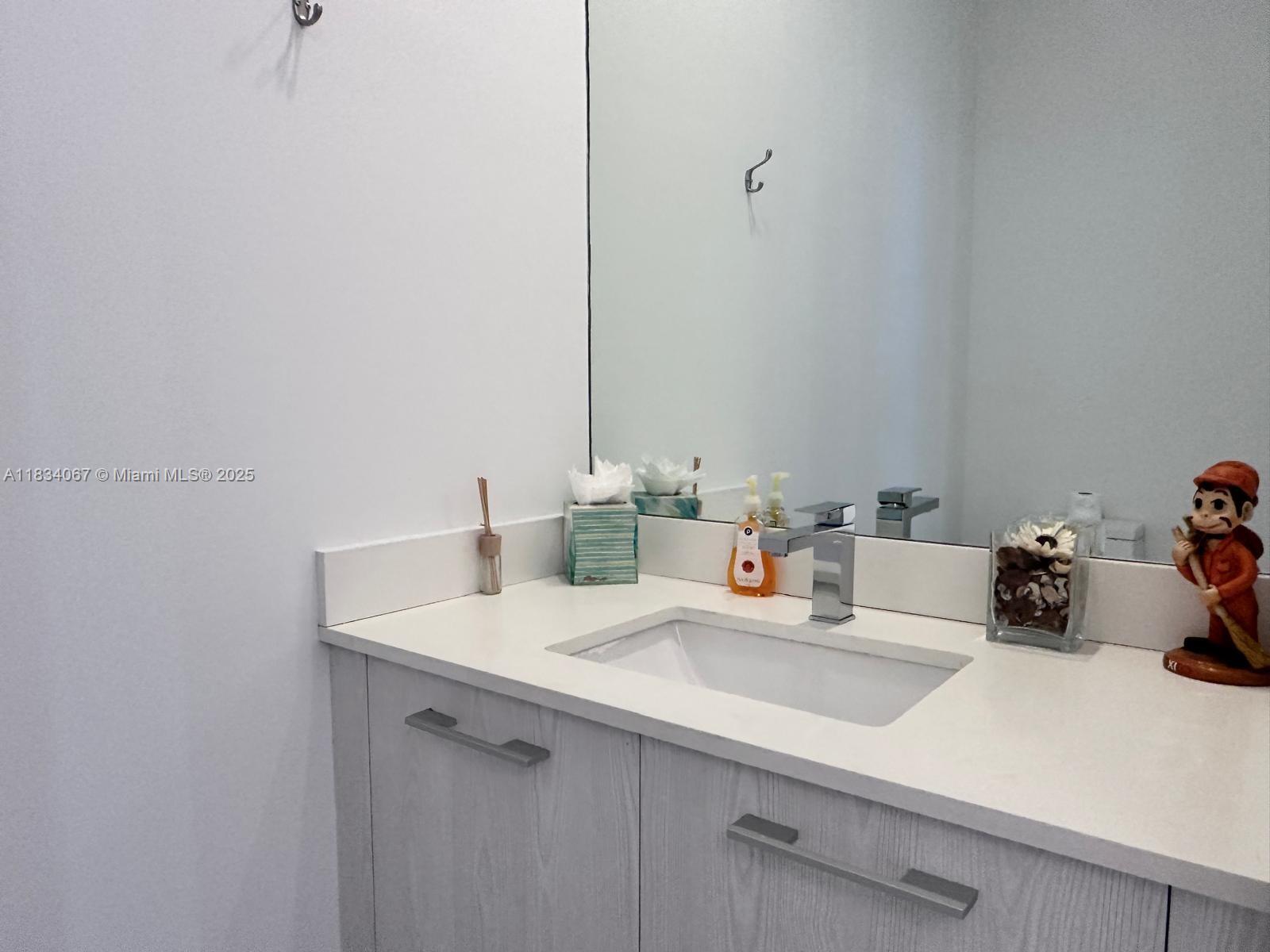 45 SW 9th St #4508, Miami FL 33130