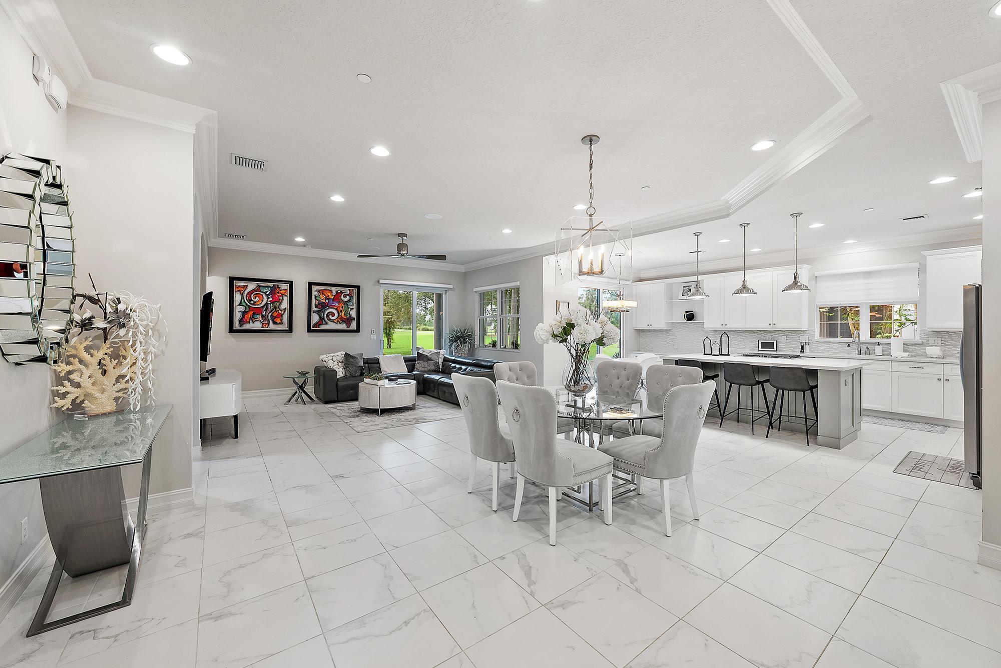 Image to showcase the property located at 171 Tresana Boulevard 129