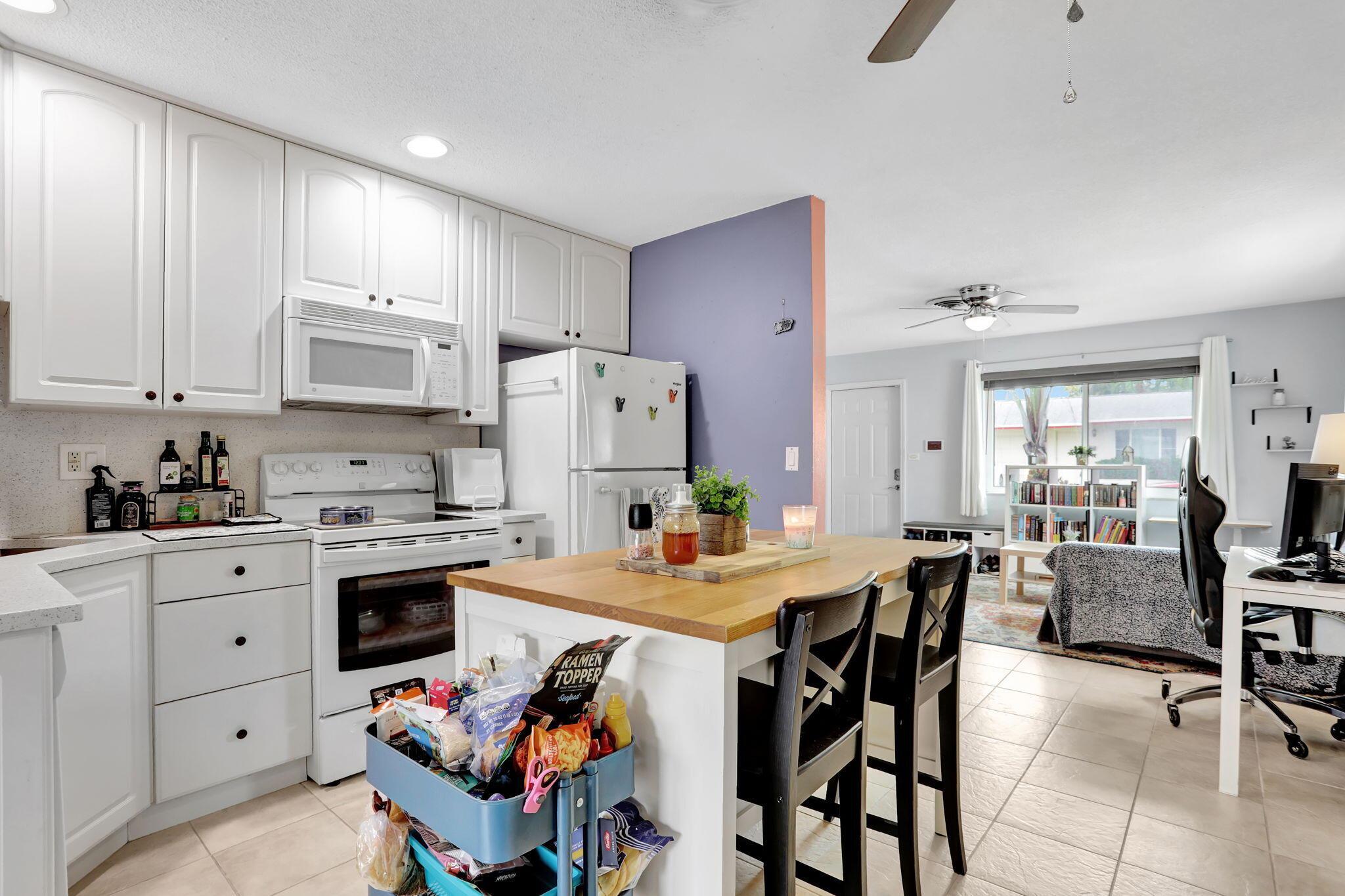 Photo 9 of home located at 4902 NW 27 Way, Tamarac FL