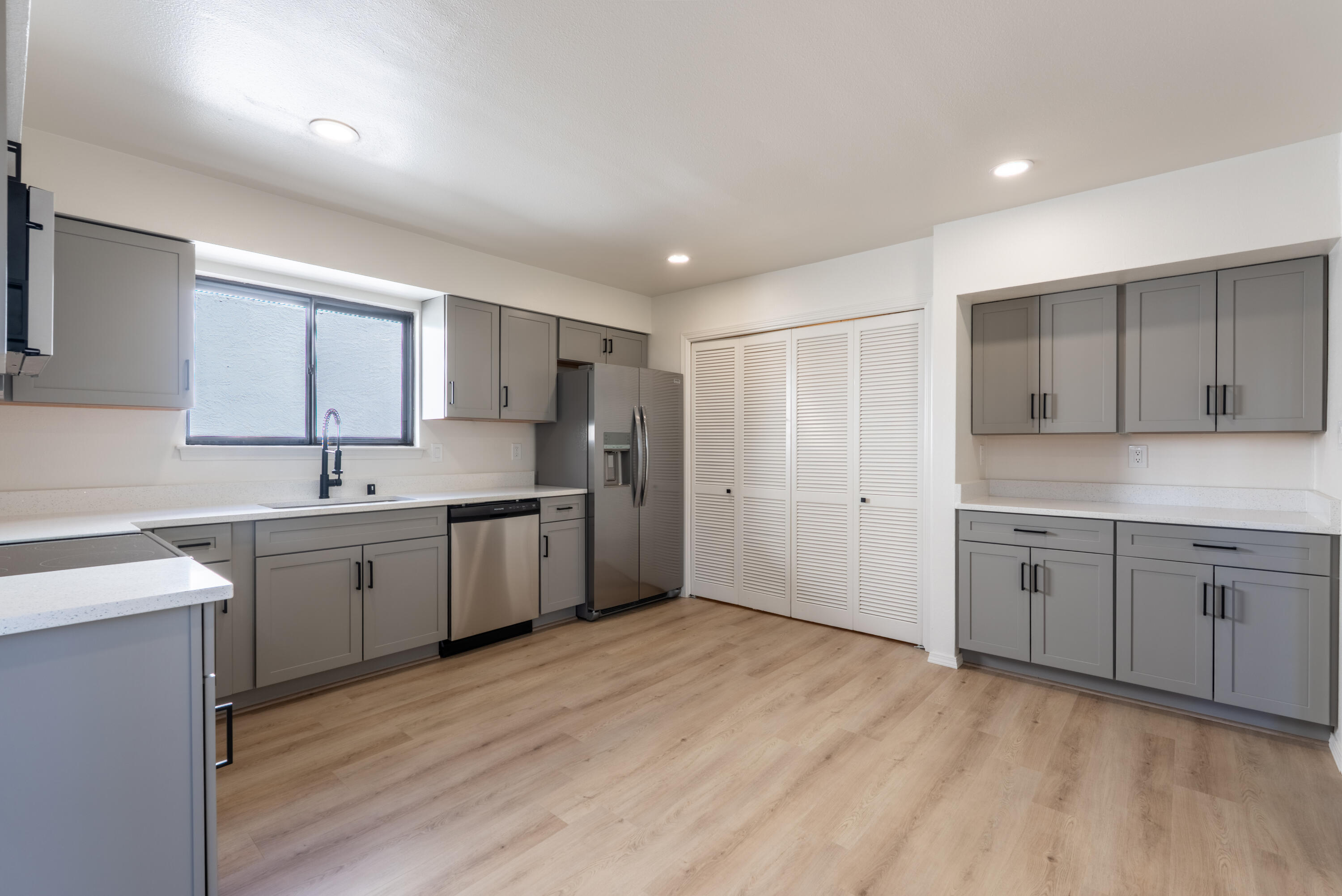 ***SELLER CONCESSION FOR RATE BUY DOWN WITH ACCEPTABLE OFFER*** Updated Home in Four Hills FoothillsWelcome to 1105 Bernalillo Place SE--located on a quiet cul-de-sac and minutes from  The Canyon Club at Four Hills golf course.This fully updated home features new luxury vinyl plank flooring, fresh designer paint, brand new kitchen cabinets, quartz countertops, stainless steel appliances, and modern fixtures throughout. The open layout connects the living, dining, and kitchen areas for easy everyday living.  Spacious attached garage/workshop and an enclosed private patio surrounded by mature trees--offering peace, shade, and privacy. Enjoy peaceful foothills living with quick access to city amenities.
