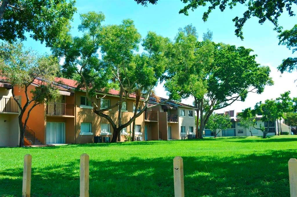 1163 Lake Terry Dr Unit L, West Palm Beach, Florida 33411